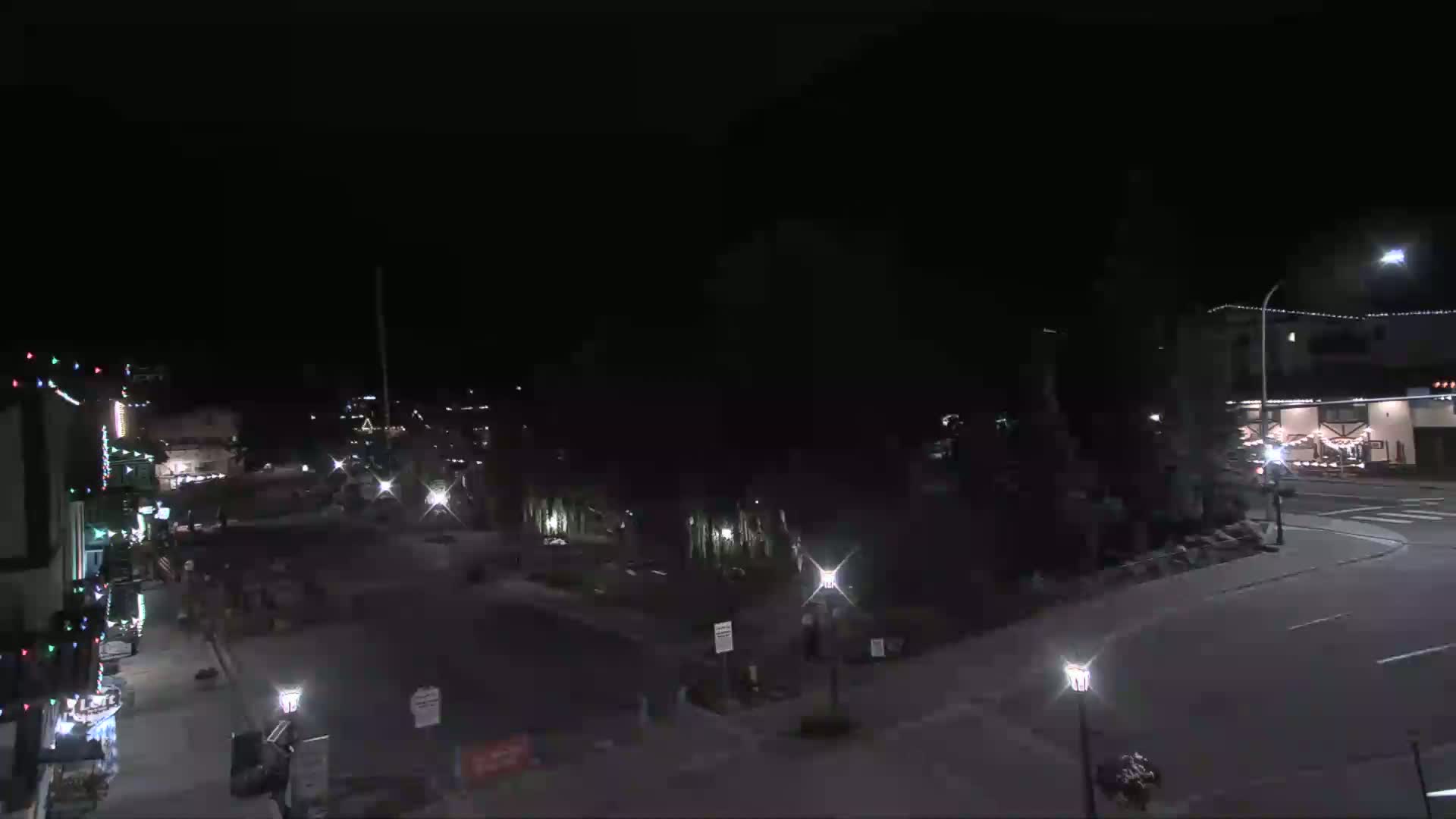 Leavenworth  Village Tumwater Mountain View Live Cam - Leavenworth, Chelan, Washington, USA
