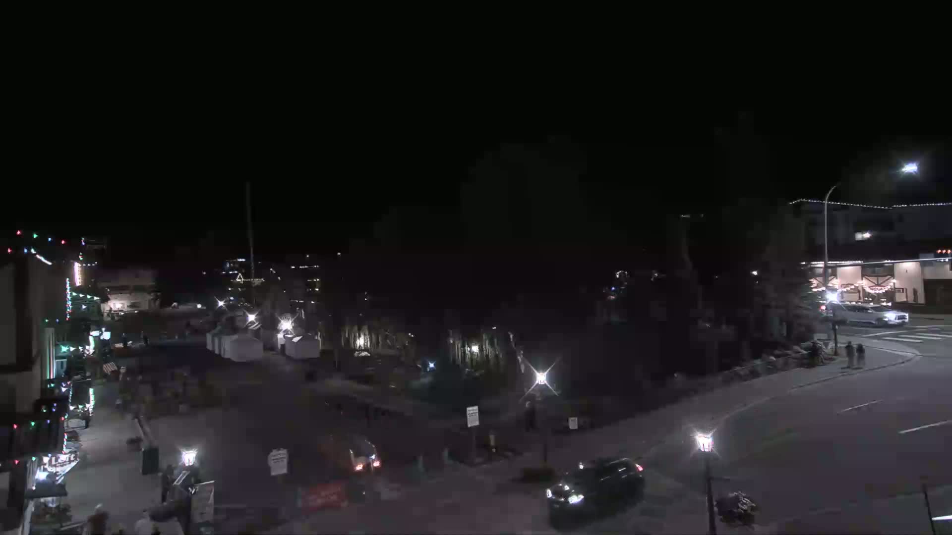 Leavenworth  Village Tumwater Mountain View Live Cam - Leavenworth, Chelan, Washington, USA