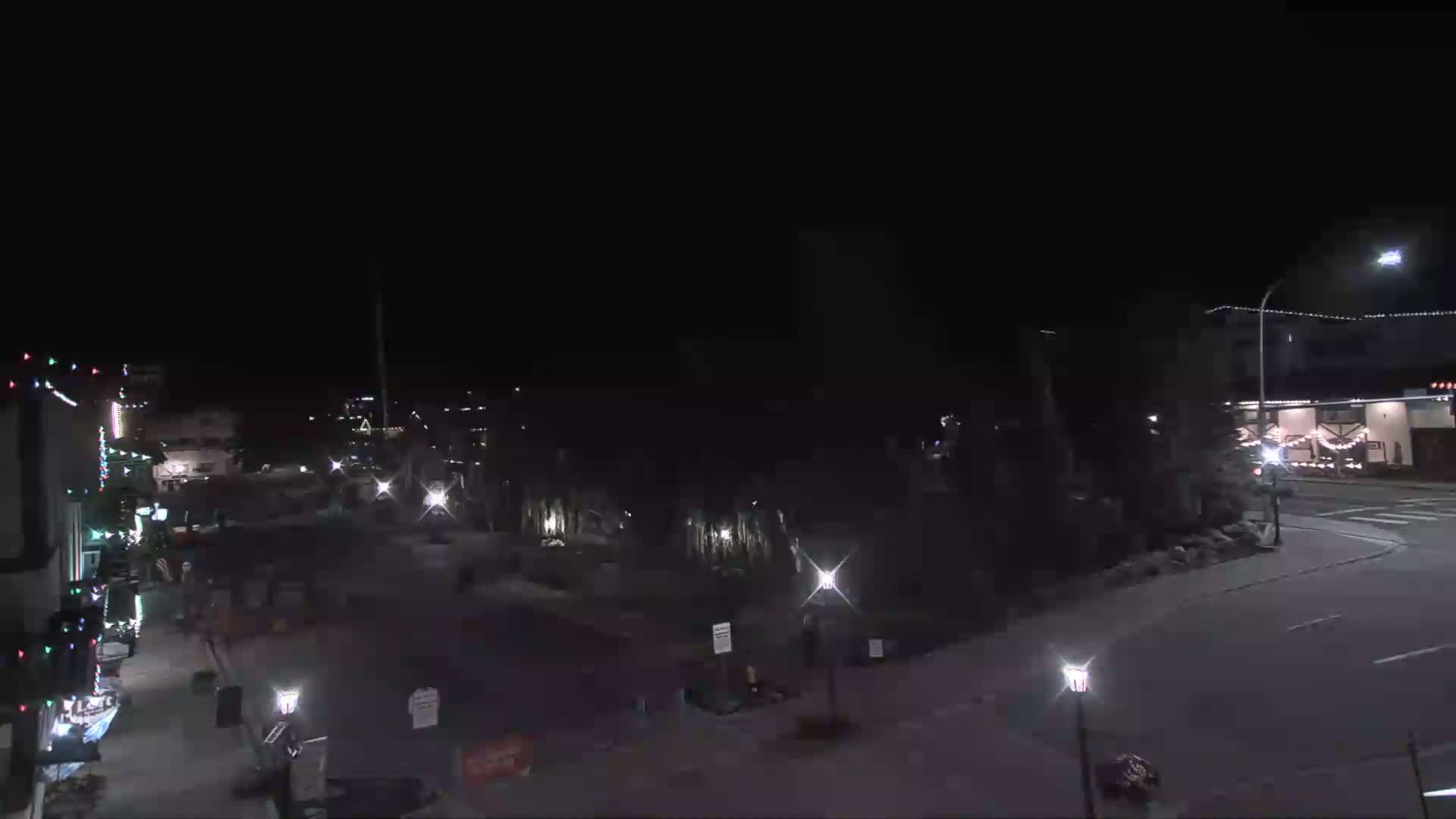 Leavenworth  Village Tumwater Mountain View Live Cam - Leavenworth, Chelan, Washington, USA