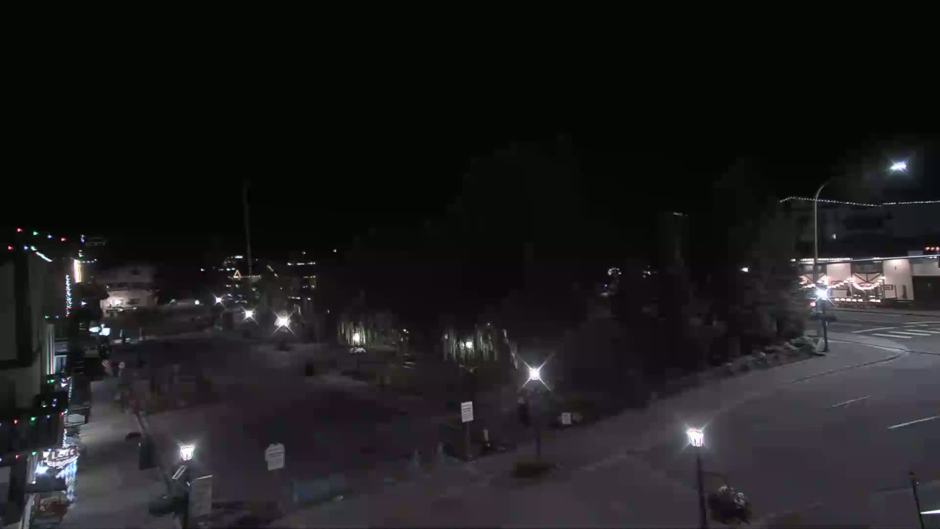 Leavenworth  Village Tumwater Mountain View Live Cam - Leavenworth, Chelan, Washington, USA