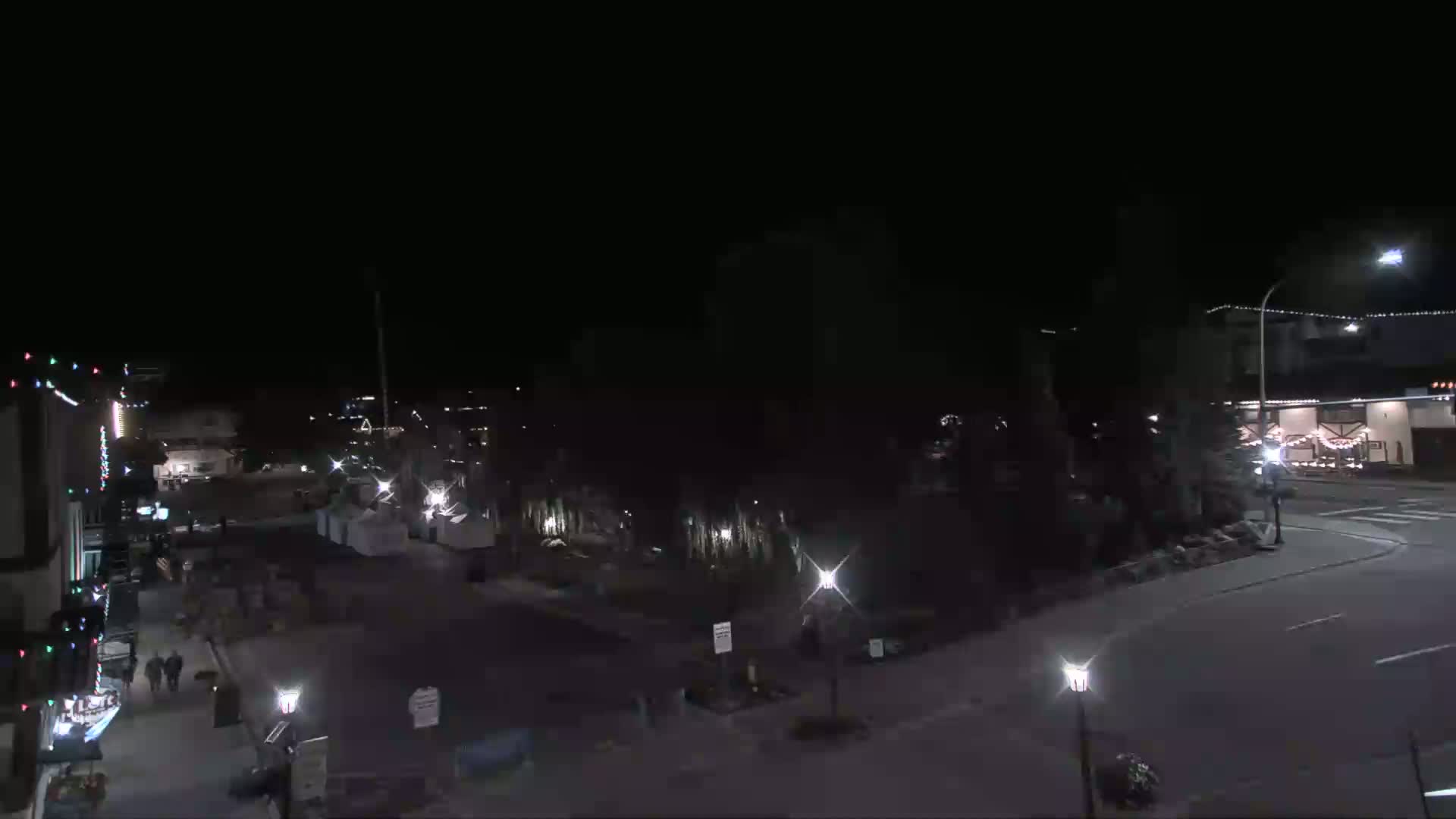 Leavenworth  Village Tumwater Mountain View Live Cam - Leavenworth, Chelan, Washington, USA