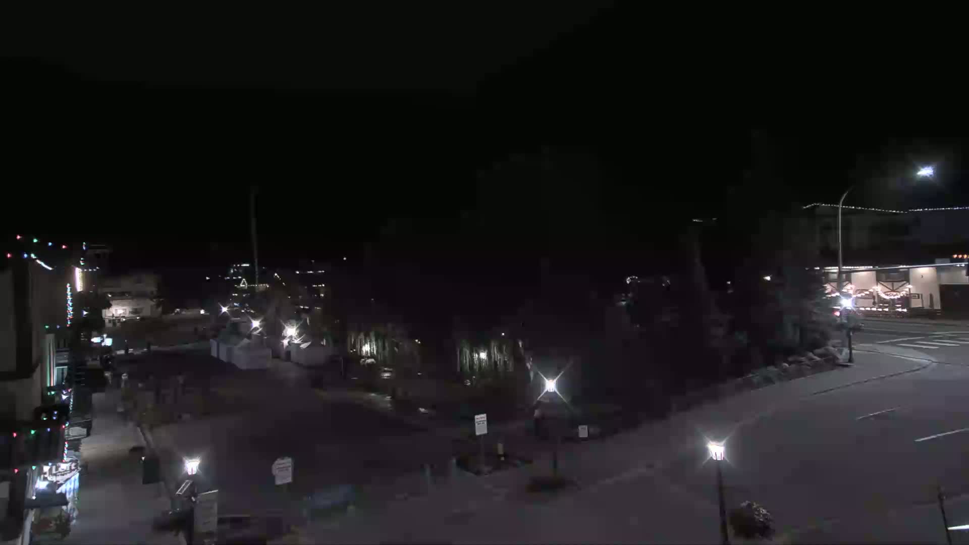 Leavenworth  Village Tumwater Mountain View Live Cam - Leavenworth, Chelan, Washington, USA