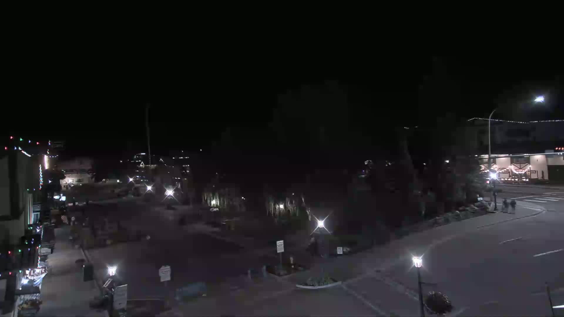 Leavenworth  Village Tumwater Mountain View Live Cam - Leavenworth, Chelan, Washington, USA