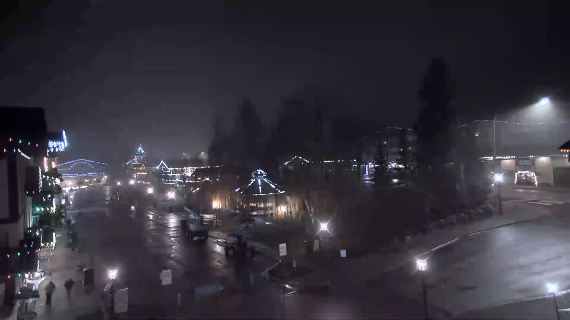 Leavenworth  Village Tumwater Mountain View Live Cam - Leavenworth, Chelan, Washington, USA