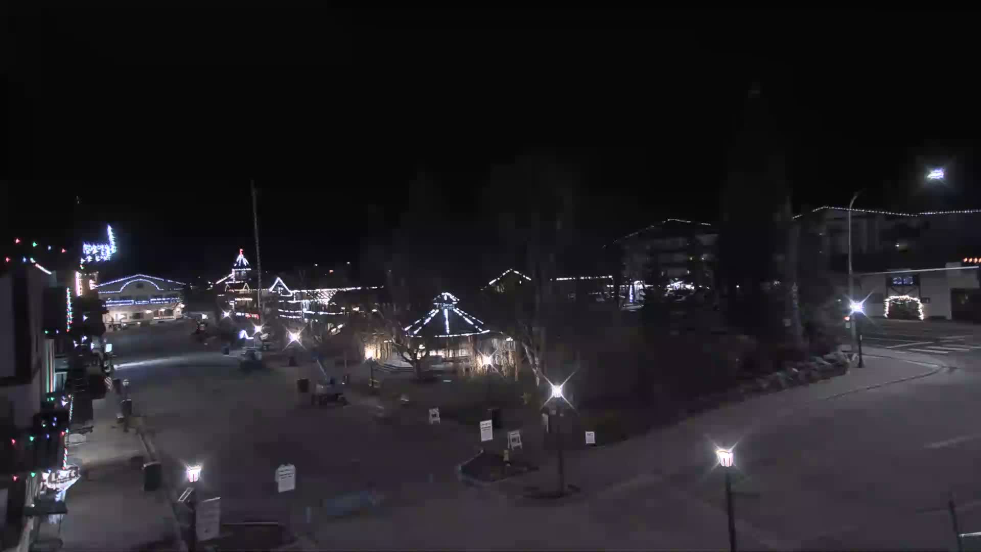 Leavenworth  Village Tumwater Mountain View Live Cam - Leavenworth, Chelan, Washington, USA