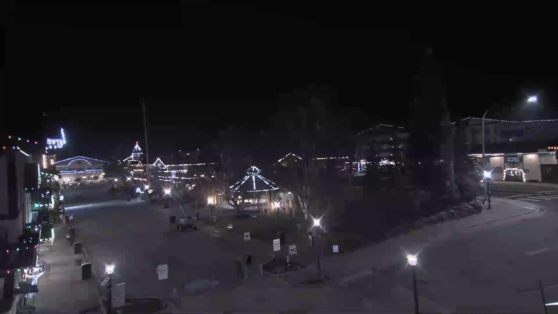 Leavenworth  Village Tumwater Mountain View Live Cam - Leavenworth, Chelan, Washington, USA