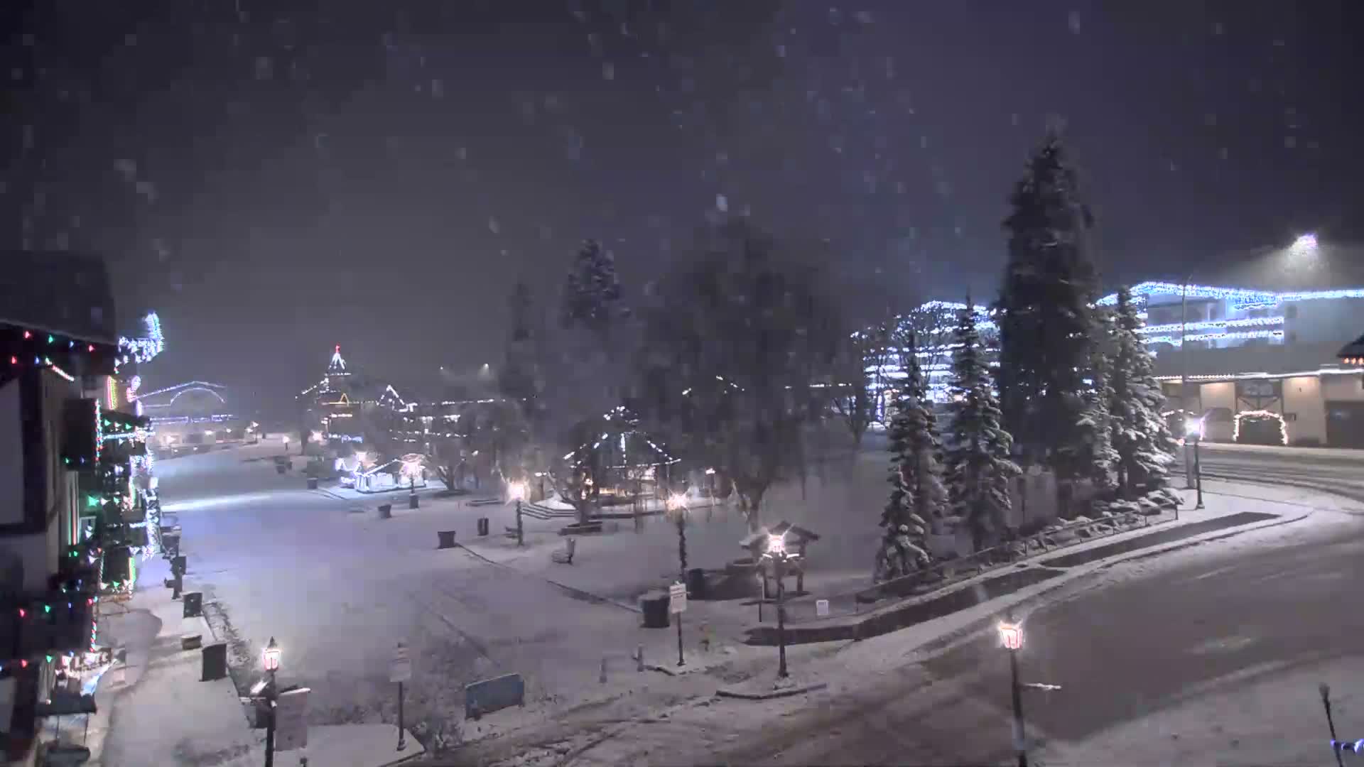 Leavenworth  Village Tumwater Mountain View Live Cam - Leavenworth, Chelan, Washington, USA