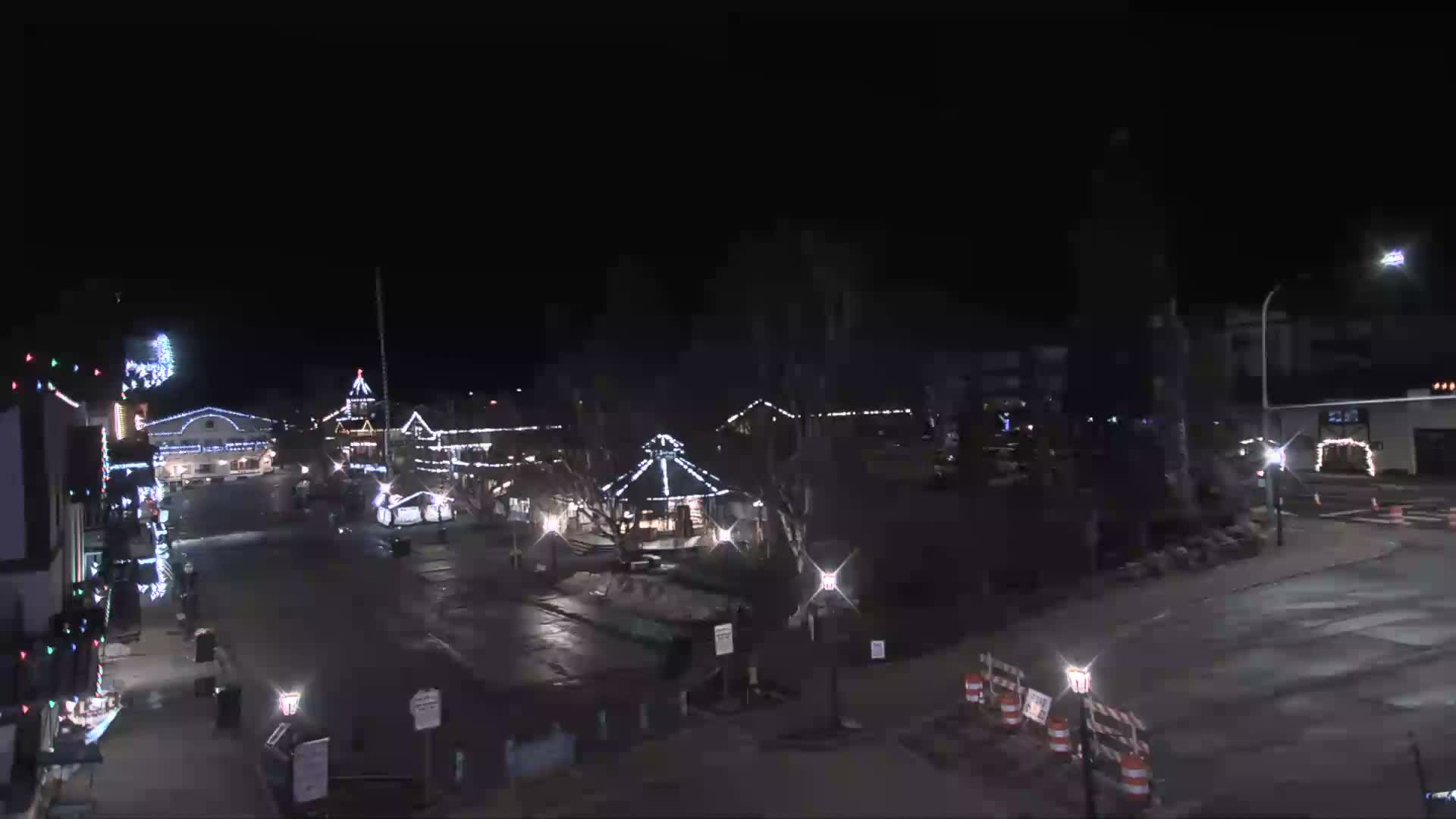 Leavenworth  Village Tumwater Mountain View Live Cam - Leavenworth, Chelan, Washington, USA