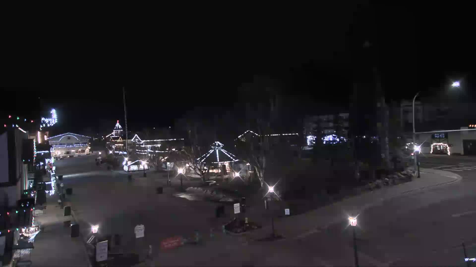 Leavenworth  Village Tumwater Mountain View Live Cam - Leavenworth, Chelan, Washington, USA