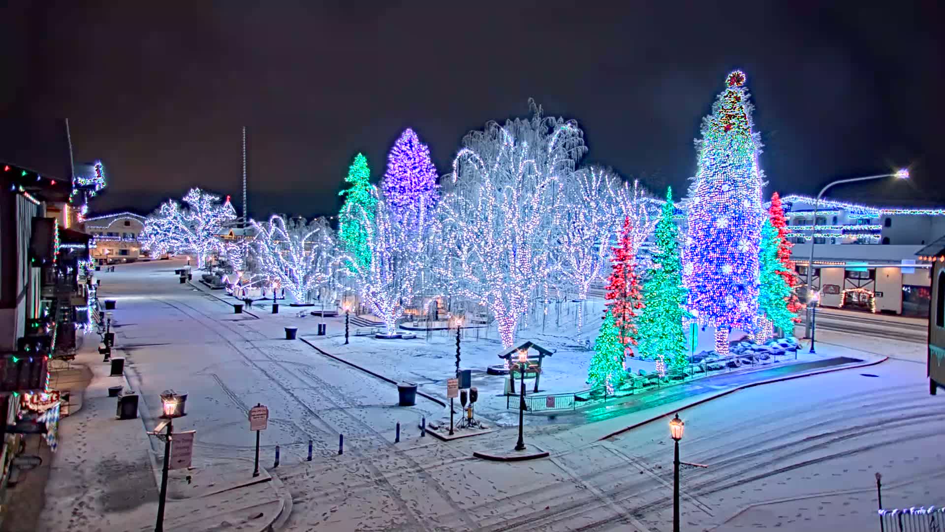 Leavenworth  Village Tumwater Mountain View Live Cam - Leavenworth, Chelan, Washington, USA