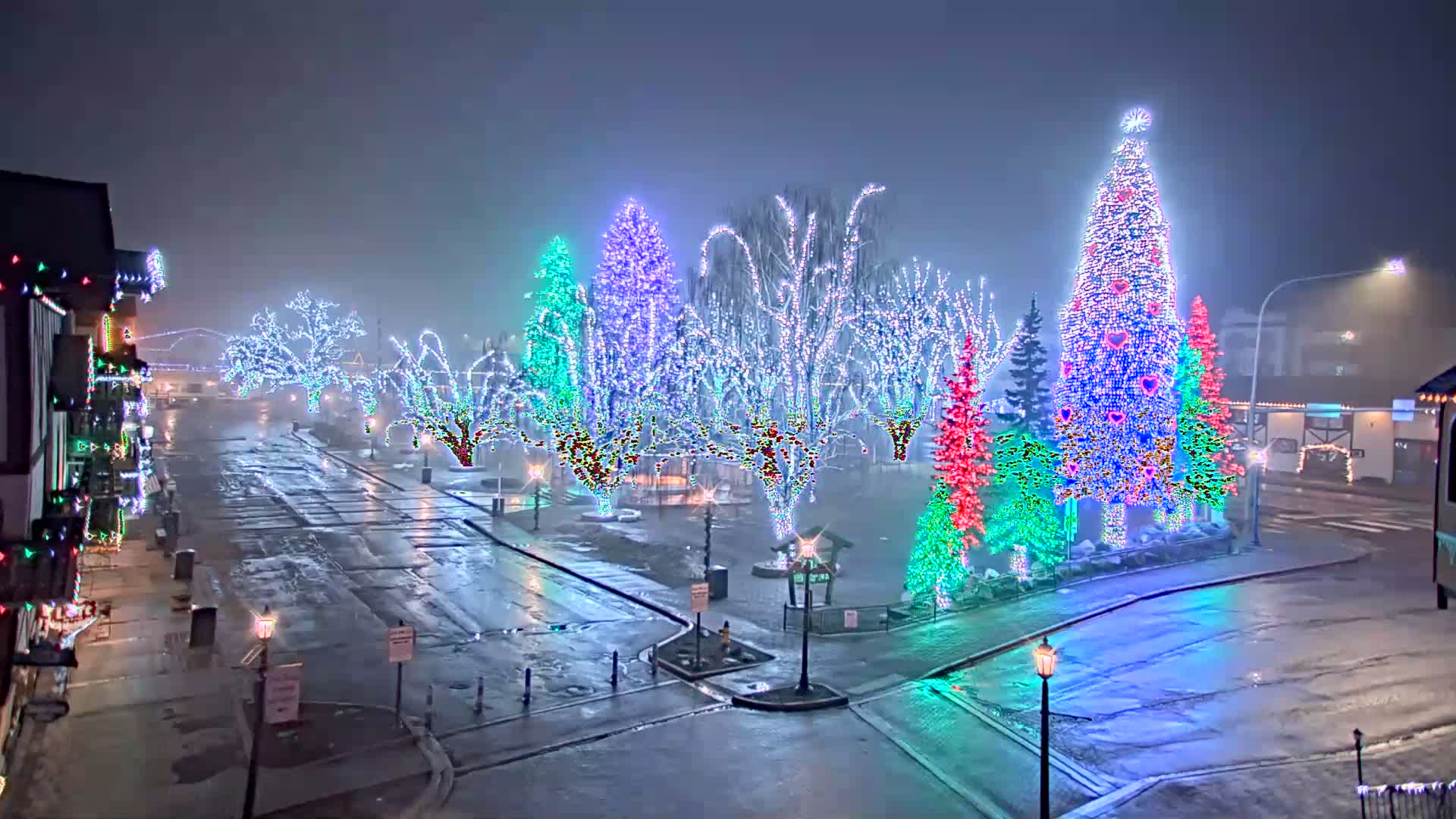 Leavenworth  Village Tumwater Mountain View Live Cam - Leavenworth, Chelan, Washington, USA