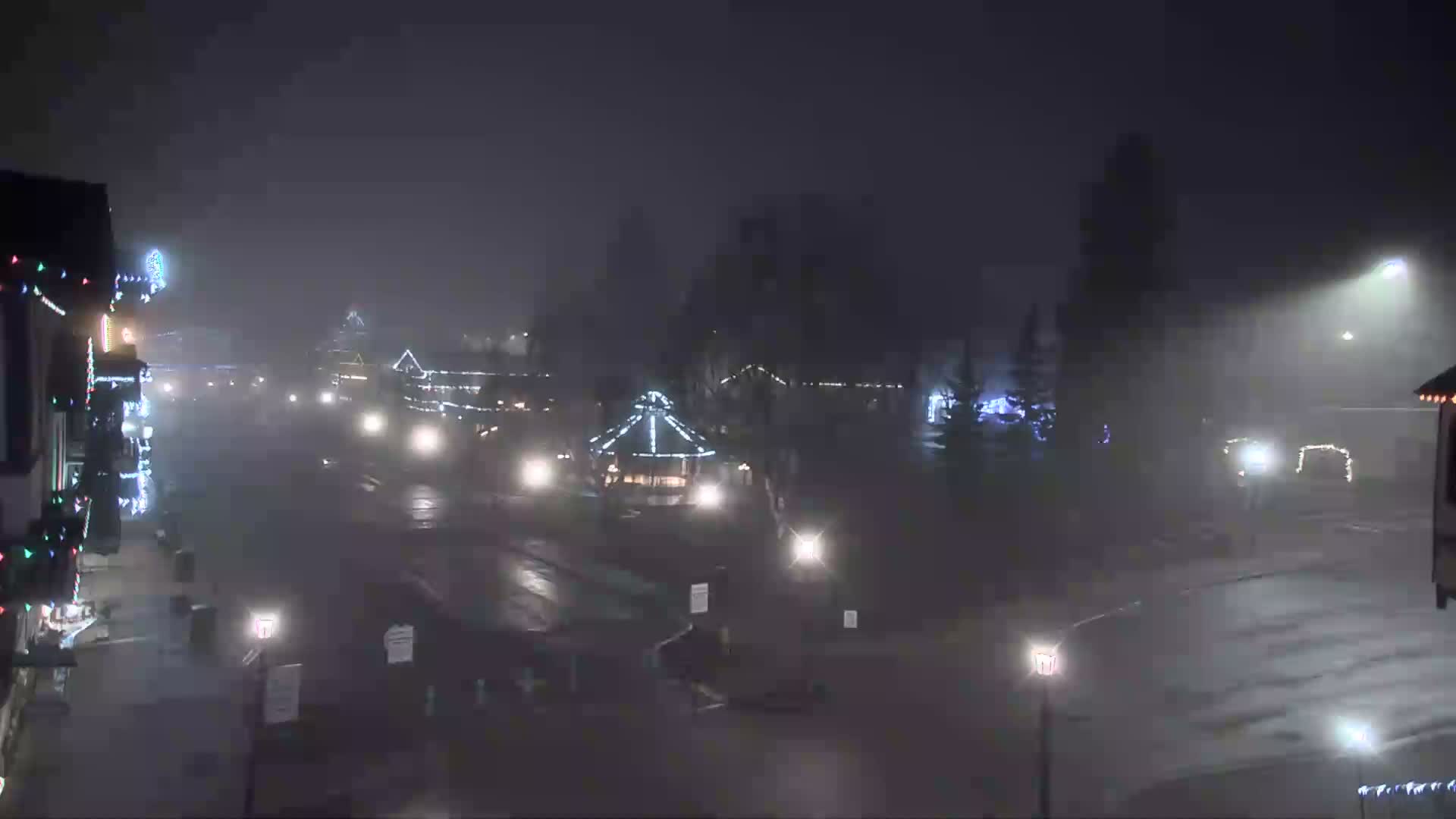 Leavenworth  Village Tumwater Mountain View Live Cam - Leavenworth, Chelan, Washington, USA