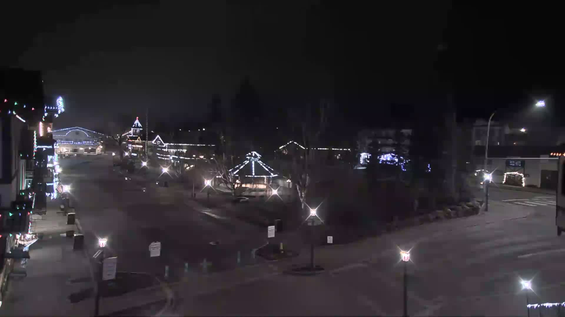 Leavenworth  Village Tumwater Mountain View Live Cam - Leavenworth, Chelan, Washington, USA
