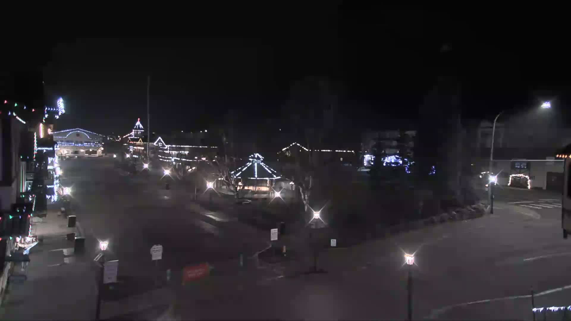Leavenworth  Village Tumwater Mountain View Live Cam - Leavenworth, Chelan, Washington, USA