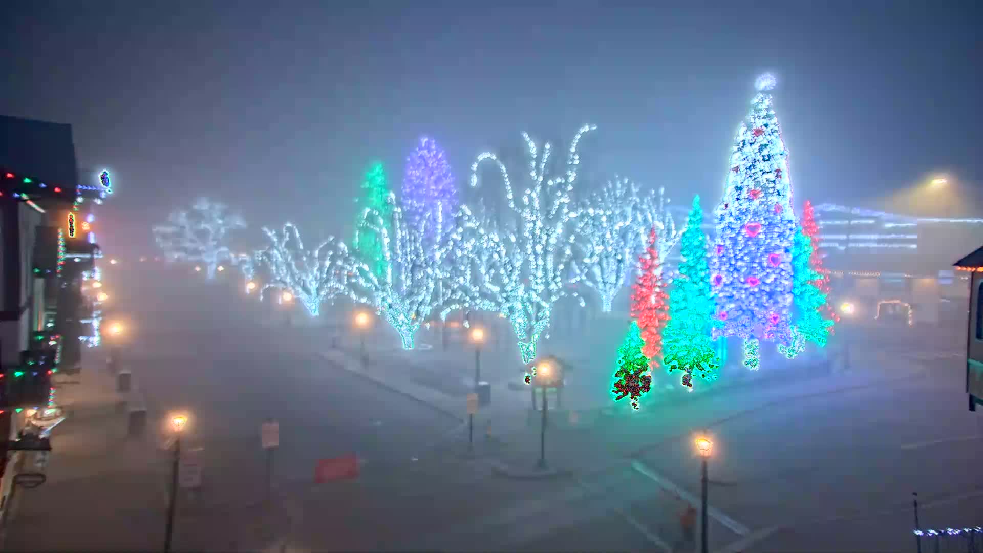 Leavenworth  Village Tumwater Mountain View Live Cam - Leavenworth, Chelan, Washington, USA