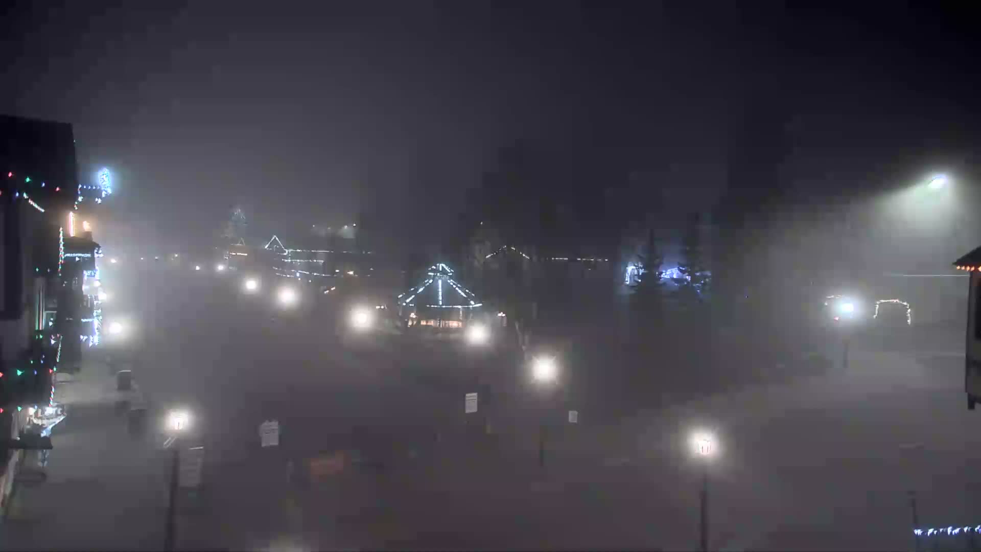 Leavenworth  Village Tumwater Mountain View Live Cam - Leavenworth, Chelan, Washington, USA