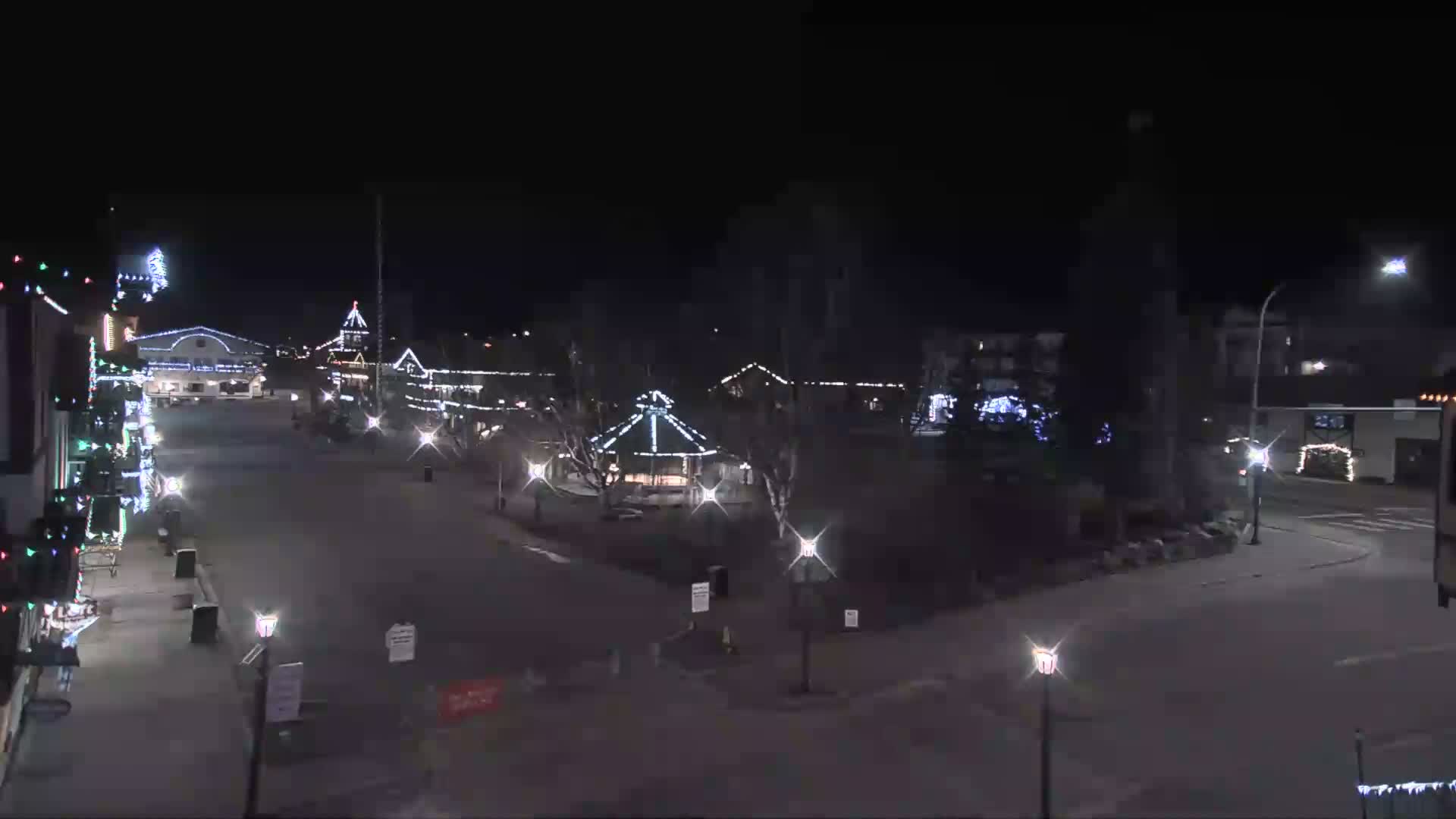 Leavenworth  Village Tumwater Mountain View Live Cam - Leavenworth, Chelan, Washington, USA
