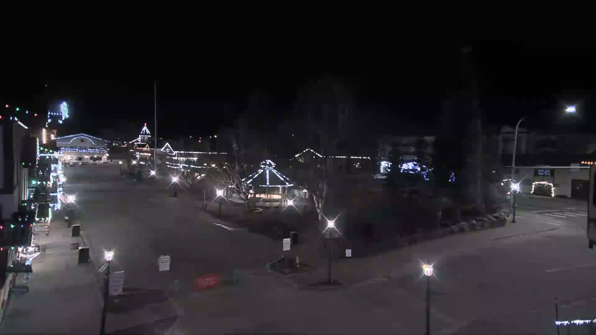 Leavenworth  Village Tumwater Mountain View Live Cam - Leavenworth, Chelan, Washington, USA