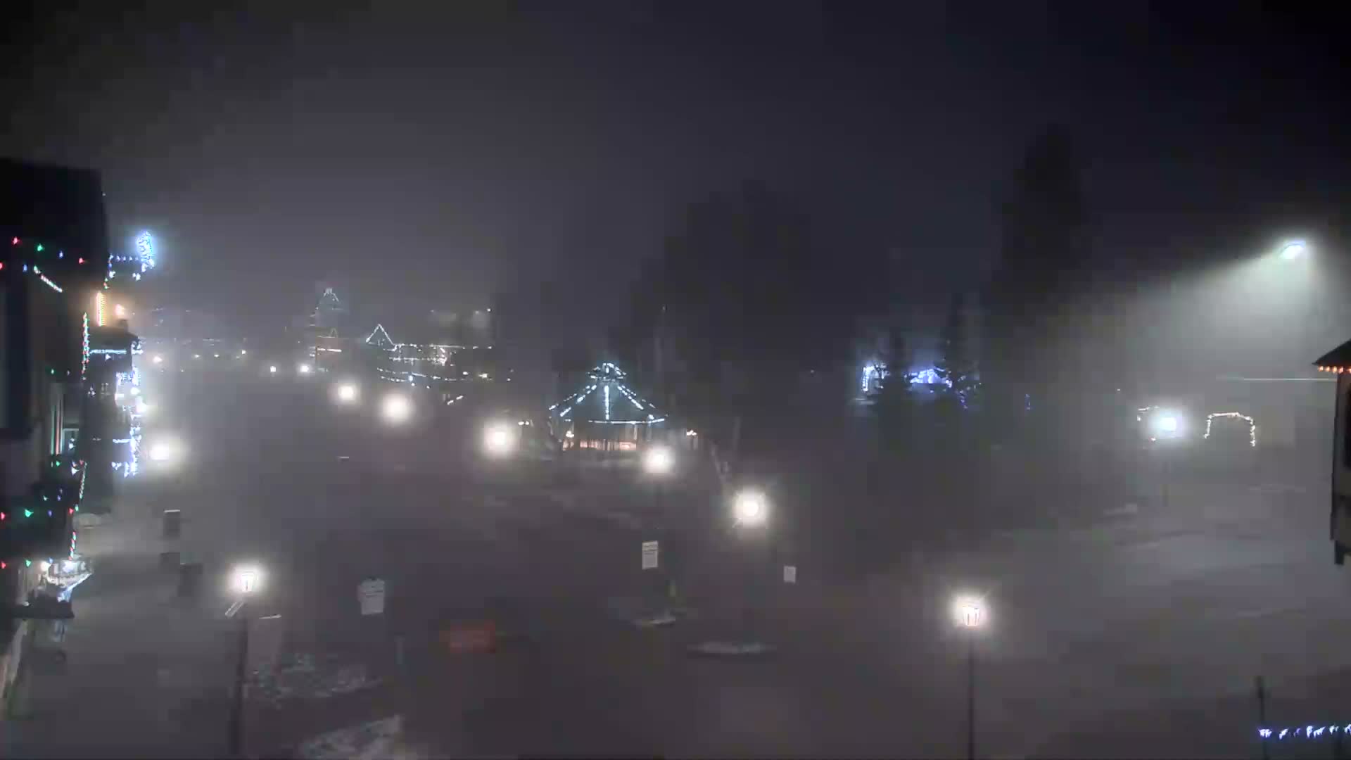Leavenworth  Village Tumwater Mountain View Live Cam - Leavenworth, Chelan, Washington, USA