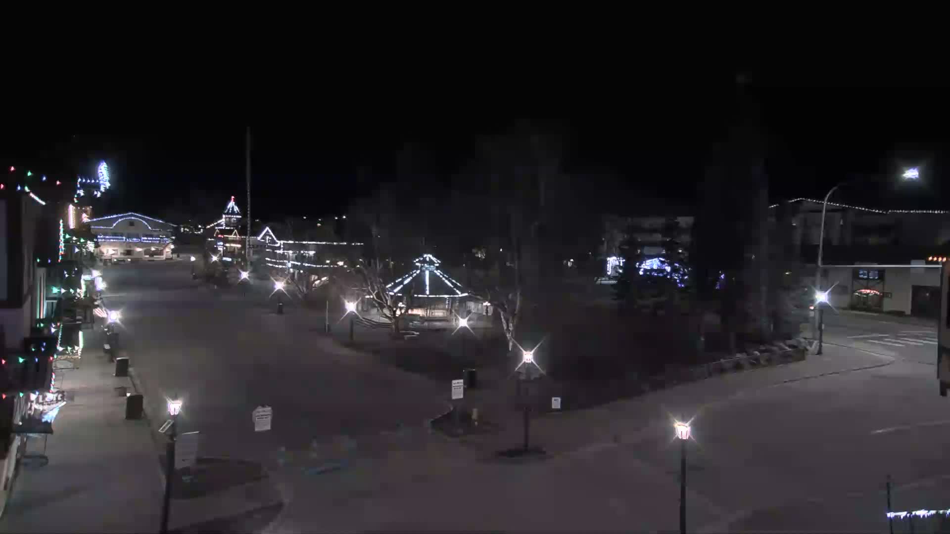 Leavenworth  Village Tumwater Mountain View Live Cam - Leavenworth, Chelan, Washington, USA