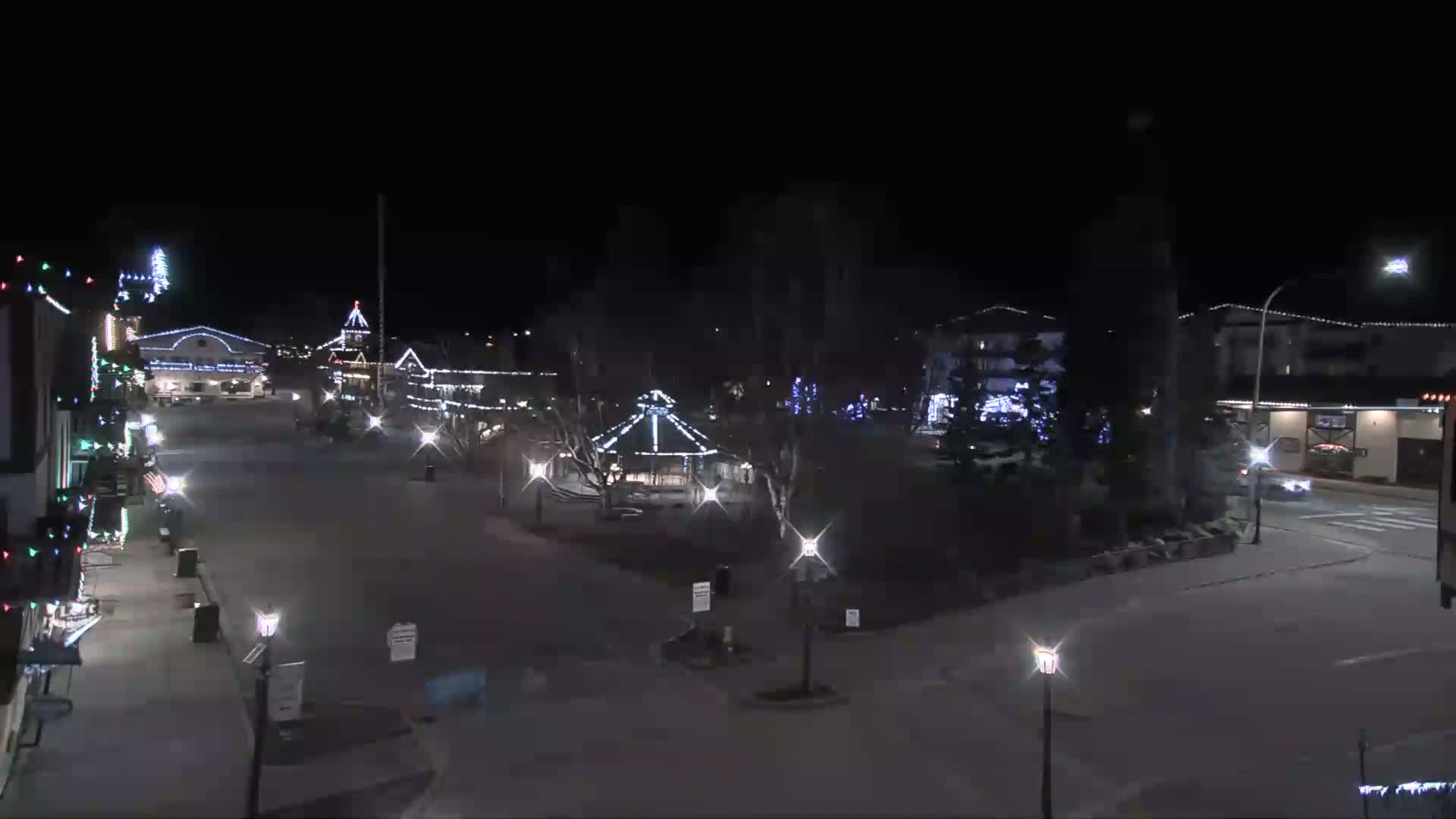 Leavenworth  Village Tumwater Mountain View Live Cam - Leavenworth, Chelan, Washington, USA