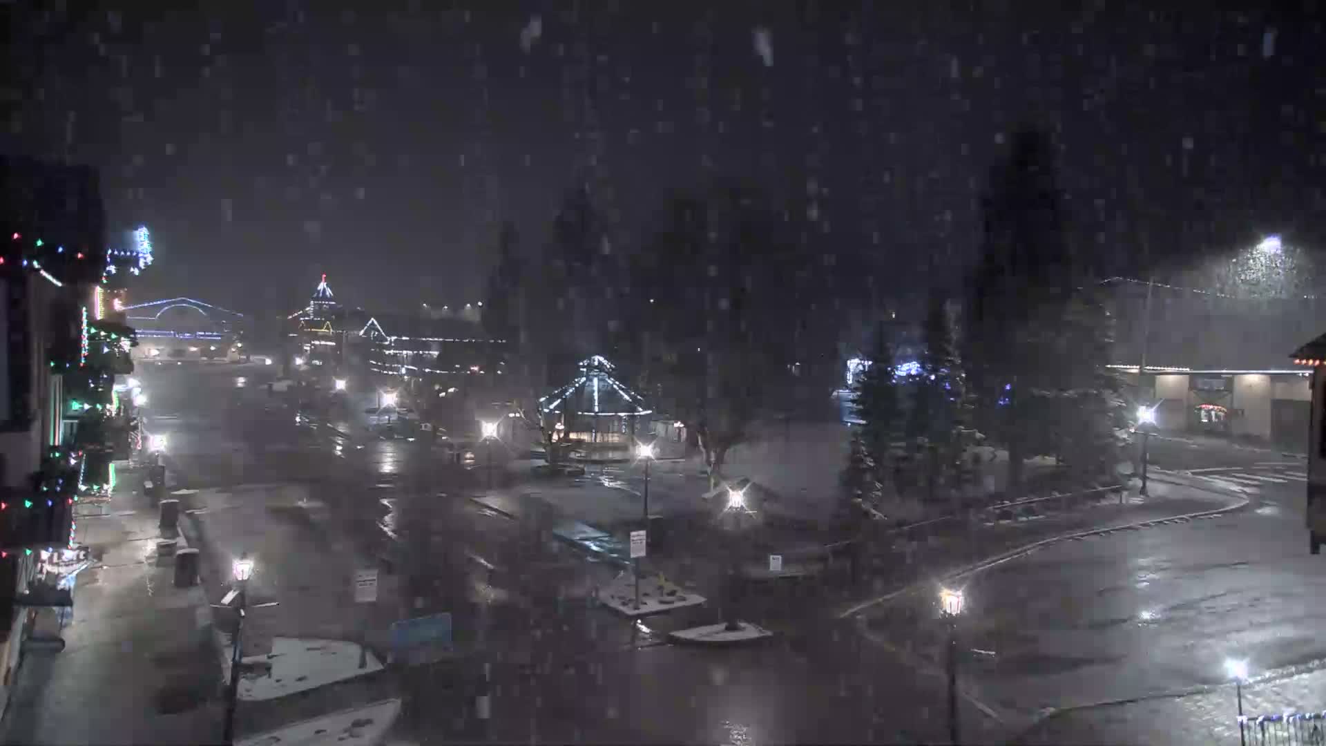 Leavenworth  Village Tumwater Mountain View Live Cam - Leavenworth, Chelan, Washington, USA
