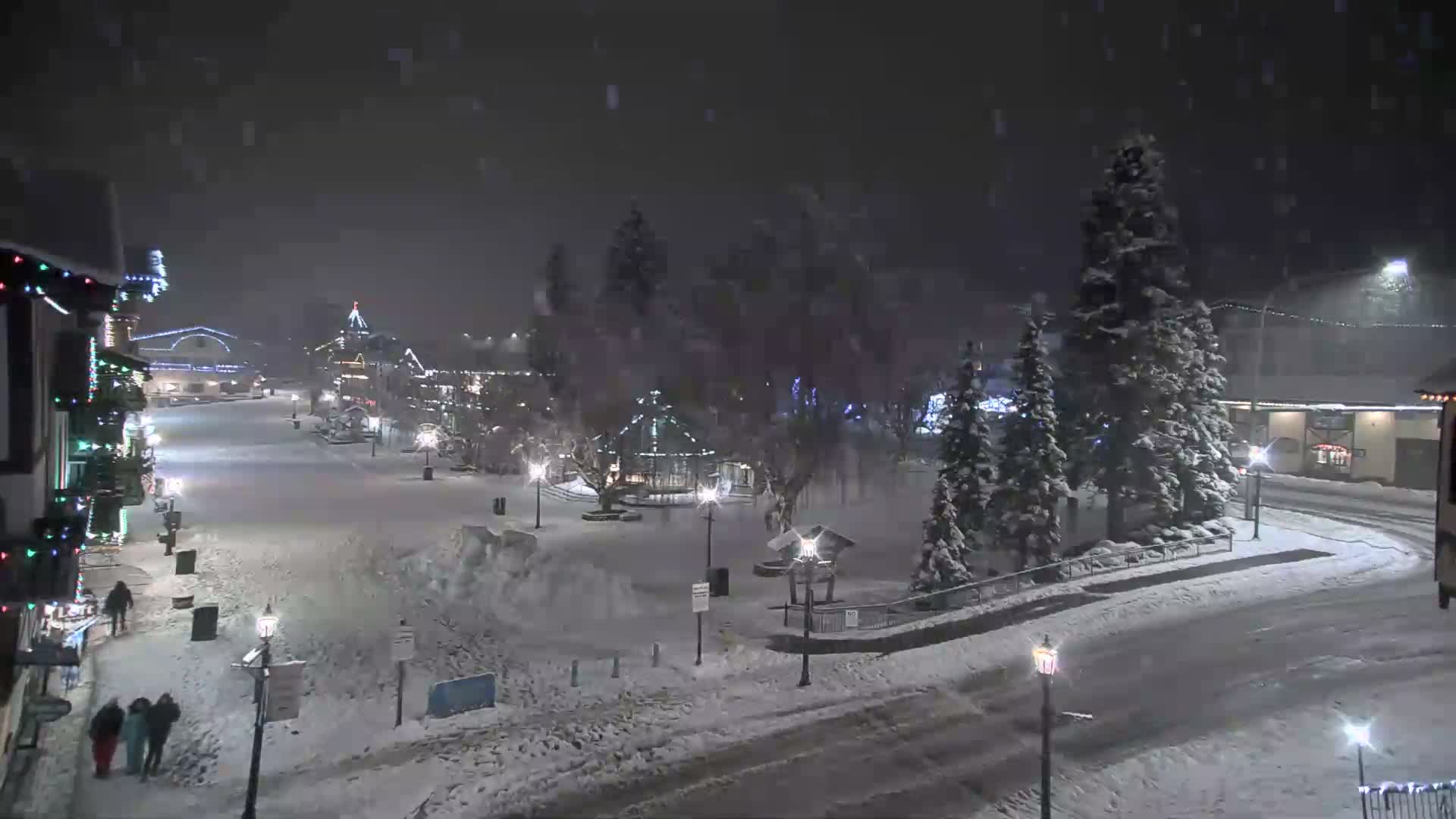 Leavenworth  Village Tumwater Mountain View Live Cam - Leavenworth, Chelan, Washington, USA