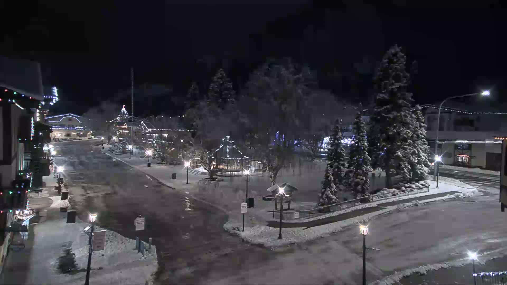 Leavenworth  Village Tumwater Mountain View Live Cam - Leavenworth, Chelan, Washington, USA