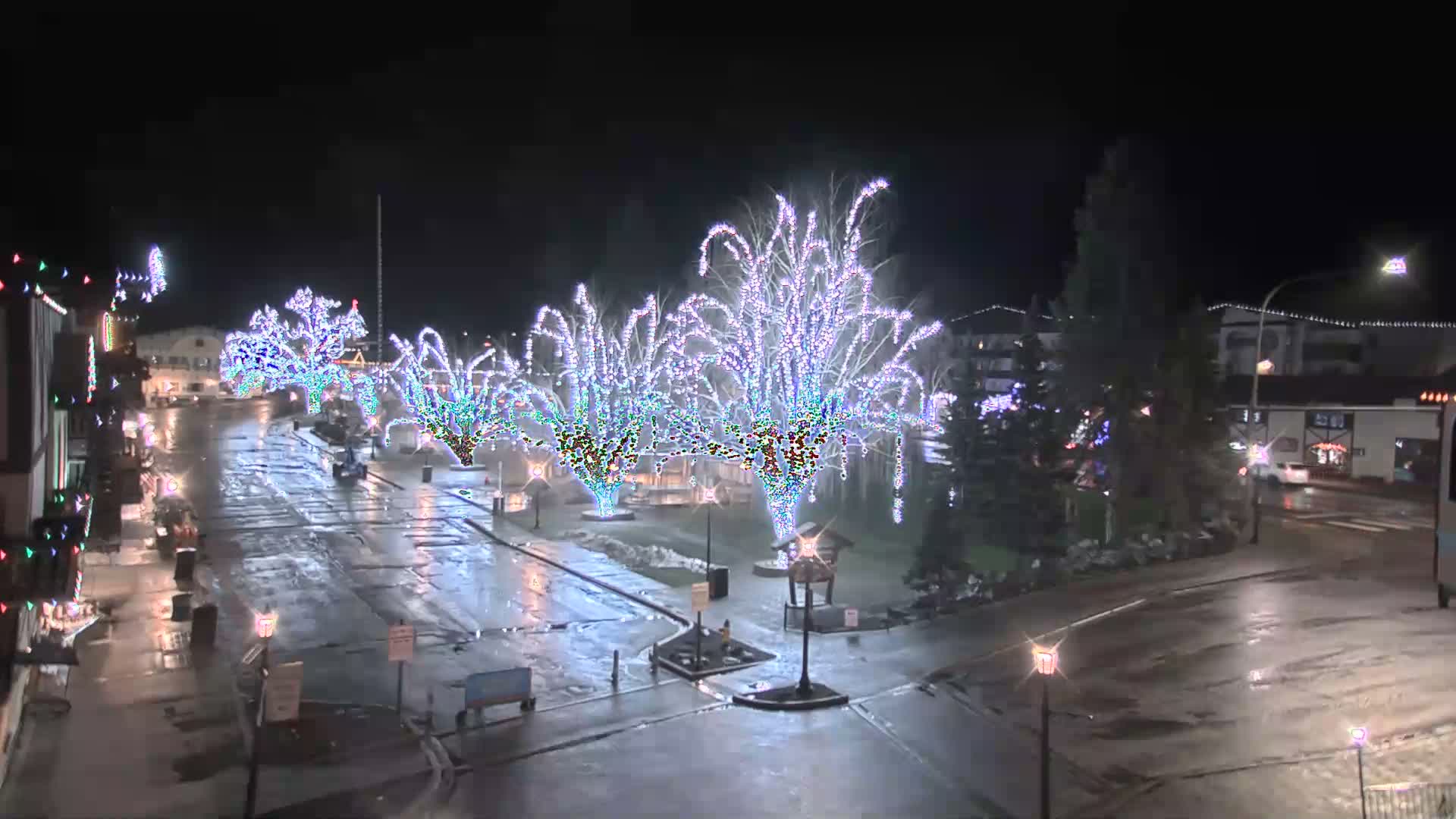 Leavenworth  Village Tumwater Mountain View Live Cam - Leavenworth, Chelan, Washington, USA