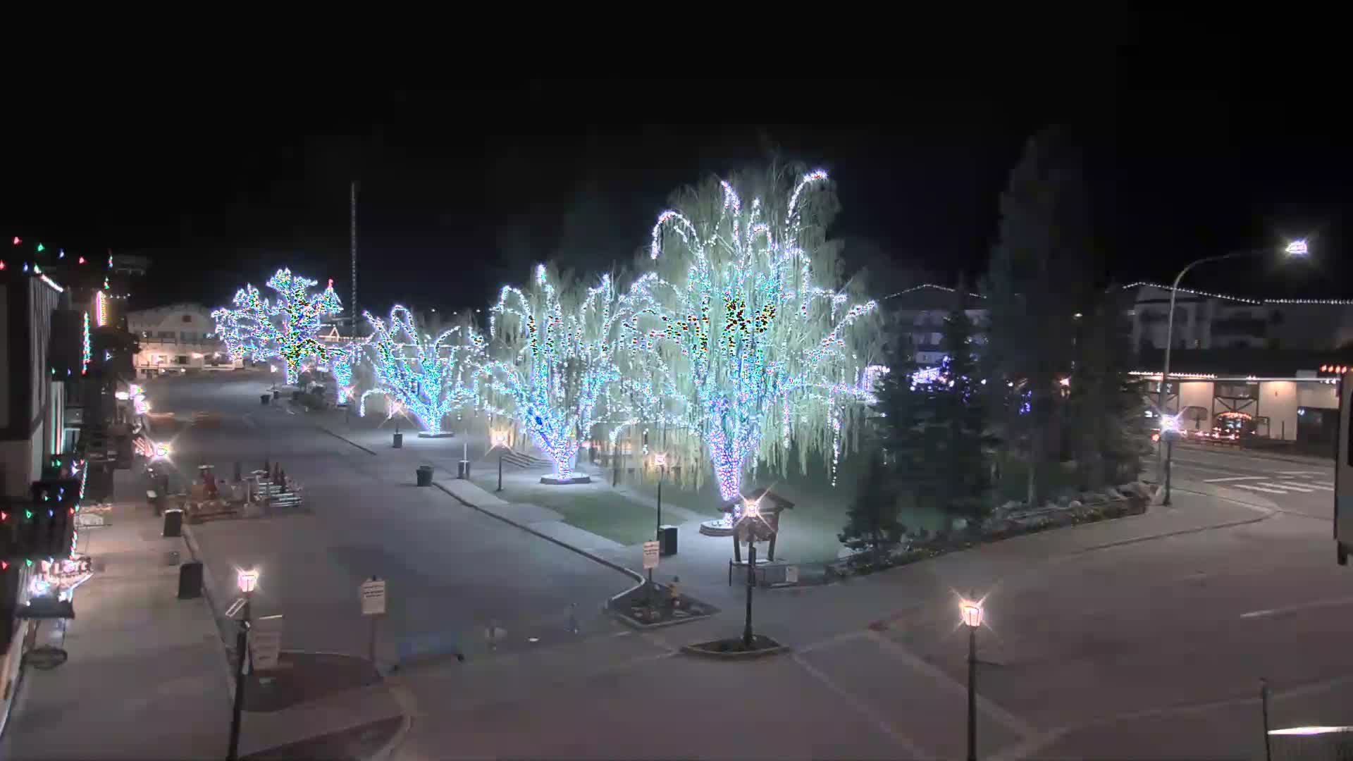 Leavenworth  Village Tumwater Mountain View Live Cam - Leavenworth, Chelan, Washington, USA