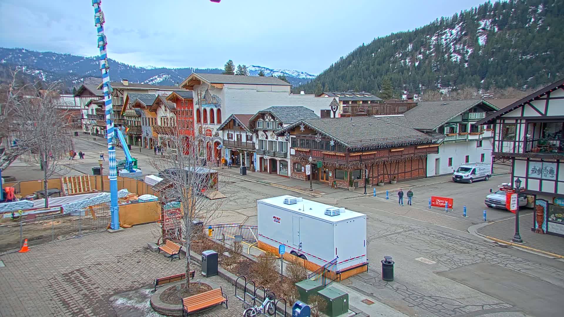 Leavenworth Village 801 Font St.  Walking Street View Live Cam - Leavenworth, Chelan, Washington, USA