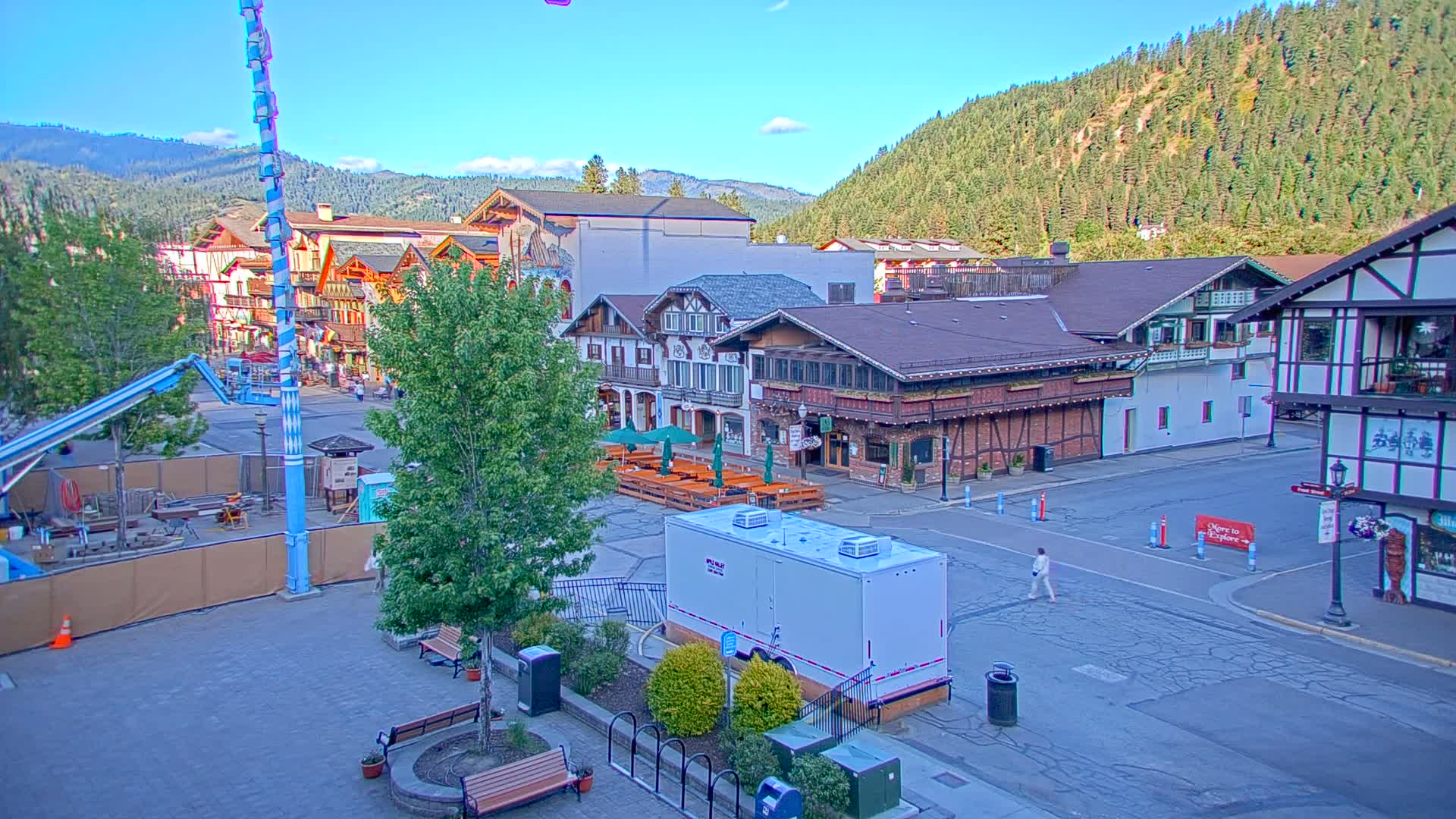 Leavenworth Village 801 Font St.  Walking Street View Live Cam - Leavenworth, Chelan, Washington, USA