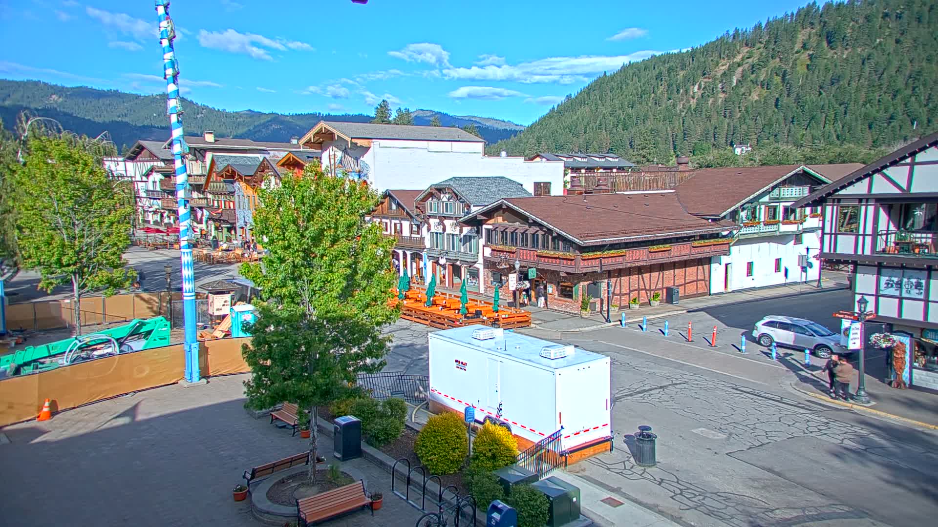 Leavenworth Village 801 Font St.  Walking Street View Live Cam - Leavenworth, Chelan, Washington, USA