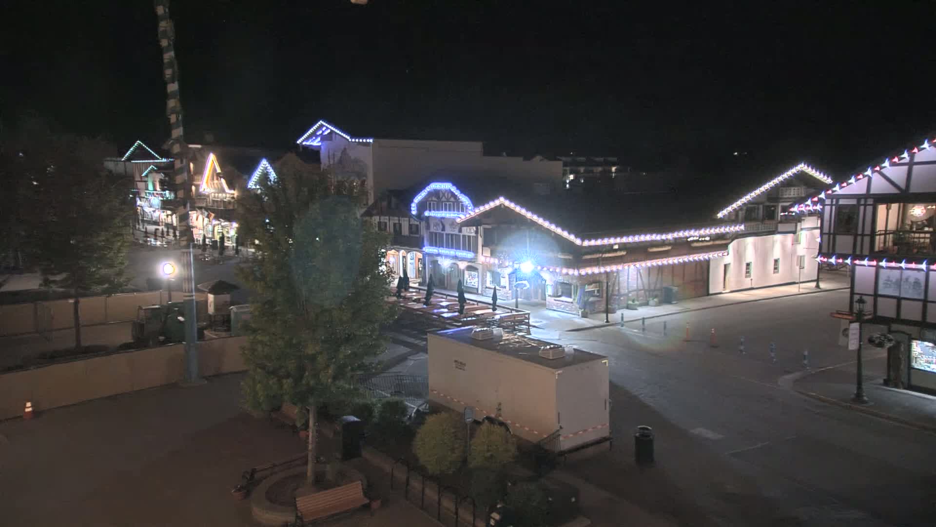 Leavenworth Village 801 Font St.  Walking Street View Live Cam - Leavenworth, Chelan, Washington, USA