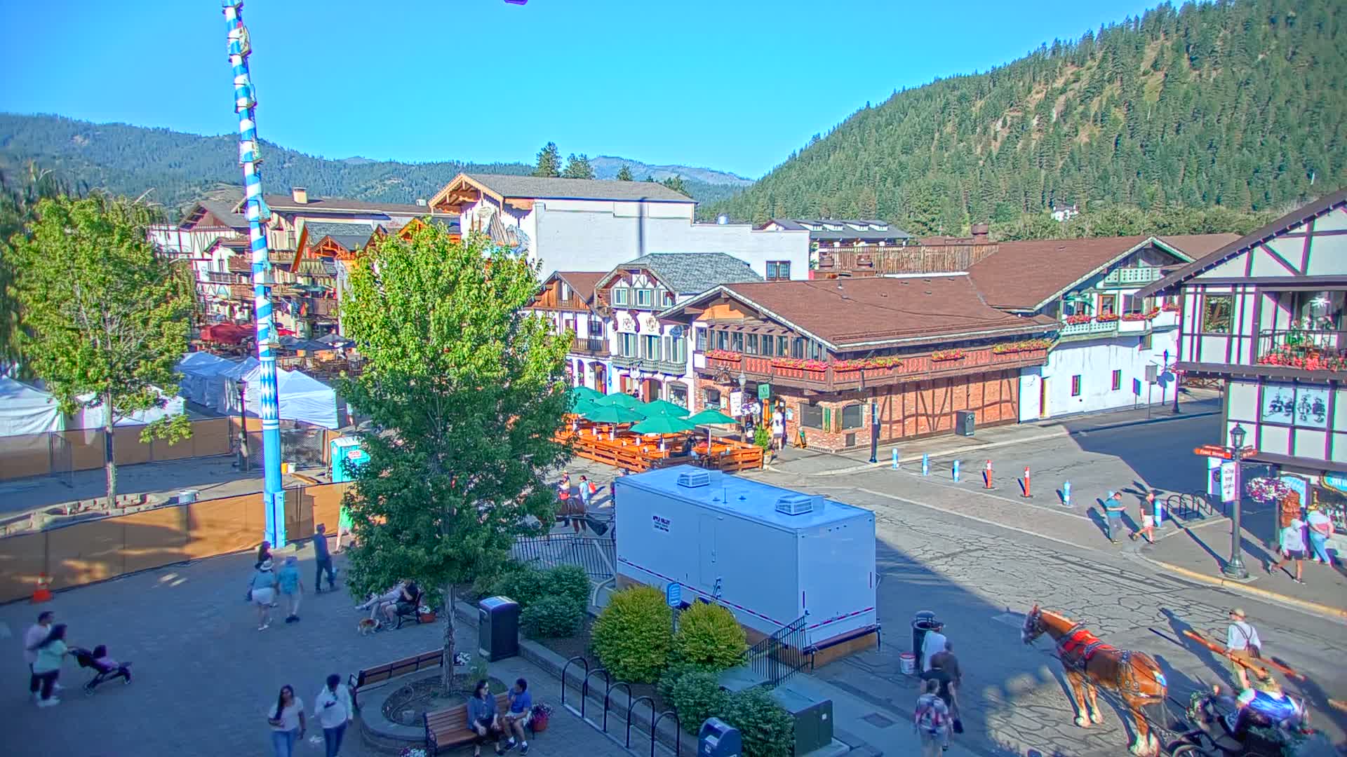 Leavenworth Village 801 Font St.  Walking Street View Live Cam - Leavenworth, Chelan, Washington, USA