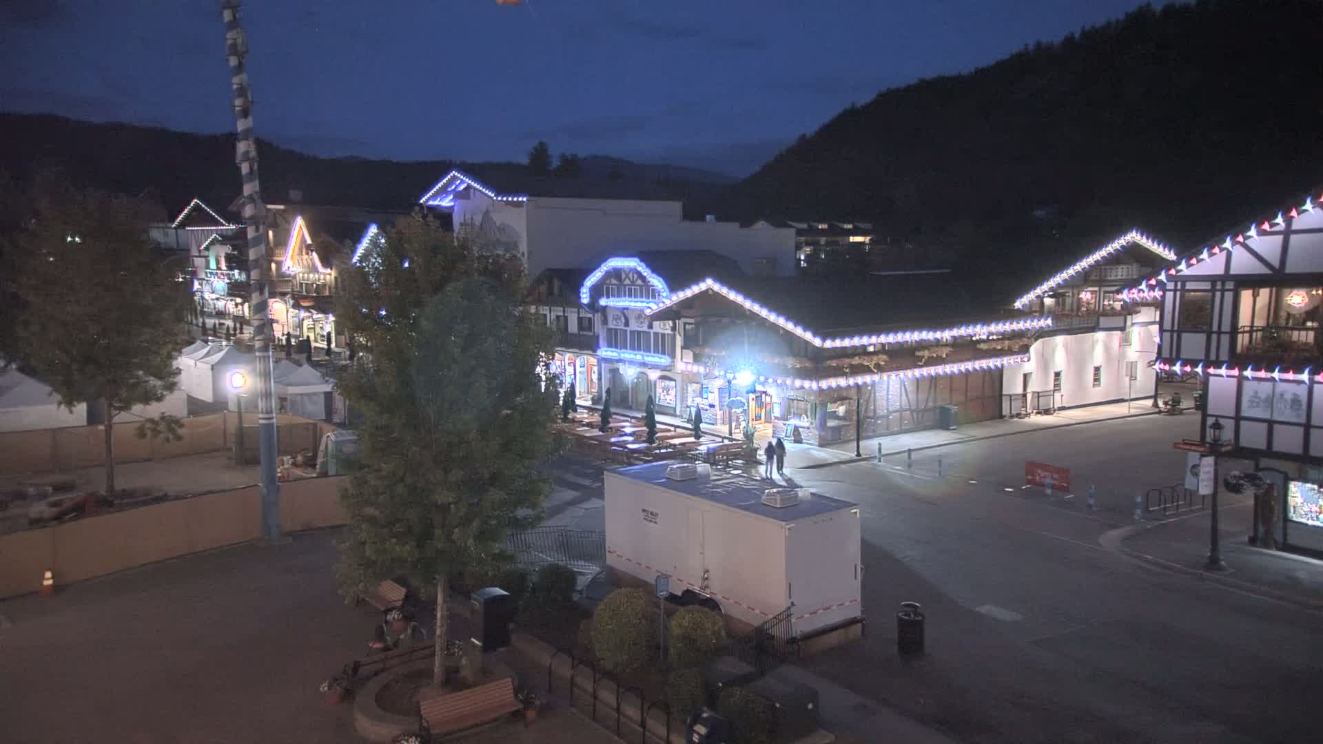 Leavenworth Village 801 Font St.  Walking Street View Live Cam - Leavenworth, Chelan, Washington, USA