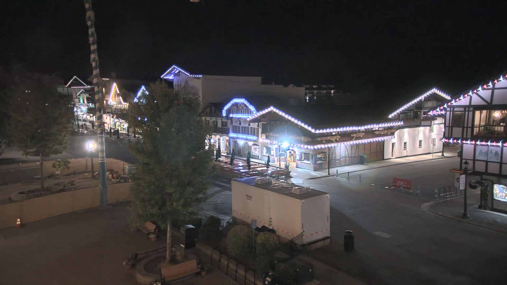 Leavenworth Village 801 Font St.  Walking Street View Live Cam - Leavenworth, Chelan, Washington, USA