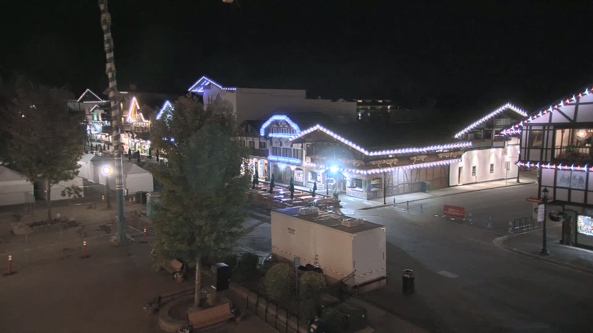 Leavenworth Village 801 Font St.  Walking Street View Live Cam - Leavenworth, Chelan, Washington, USA