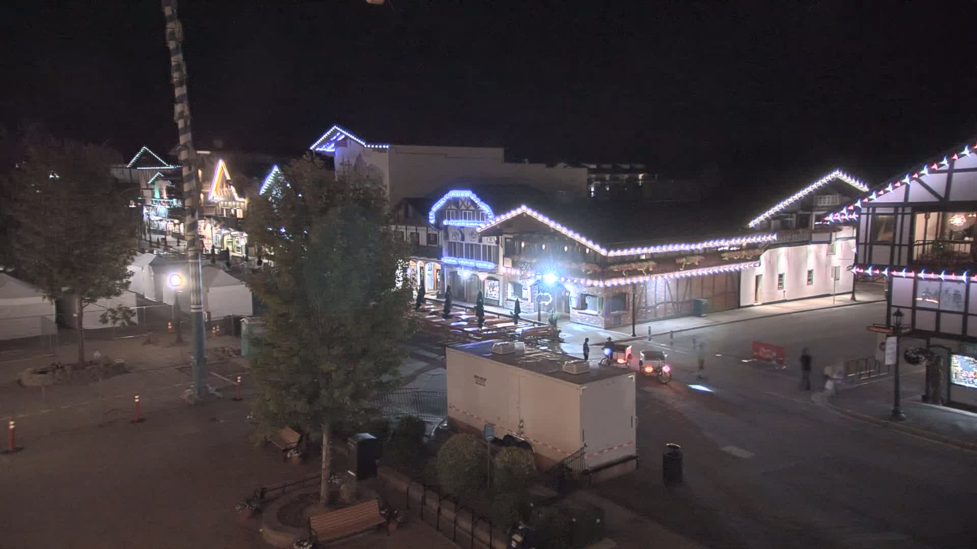 Leavenworth Village 801 Font St.  Walking Street View Live Cam - Leavenworth, Chelan, Washington, USA
