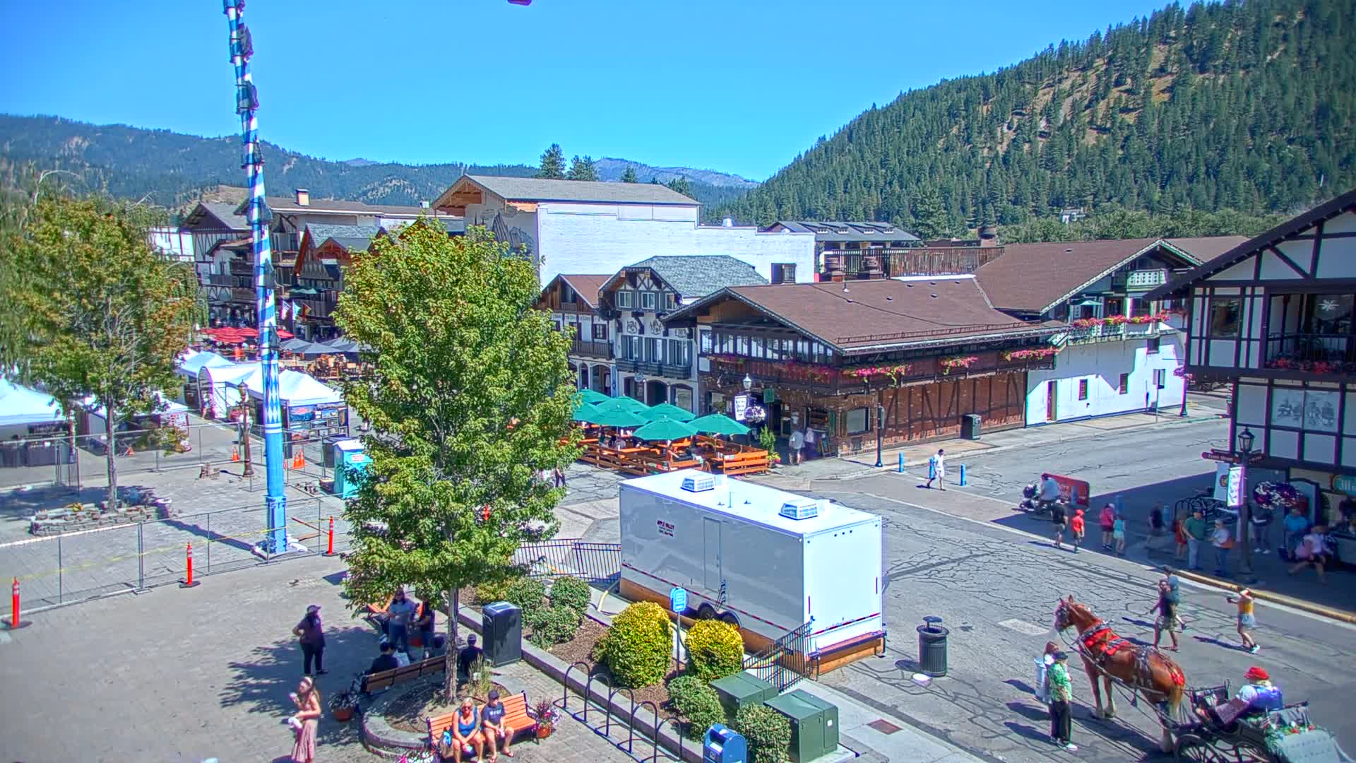 Leavenworth Village 801 Font St.  Walking Street View Live Cam - Leavenworth, Chelan, Washington, USA