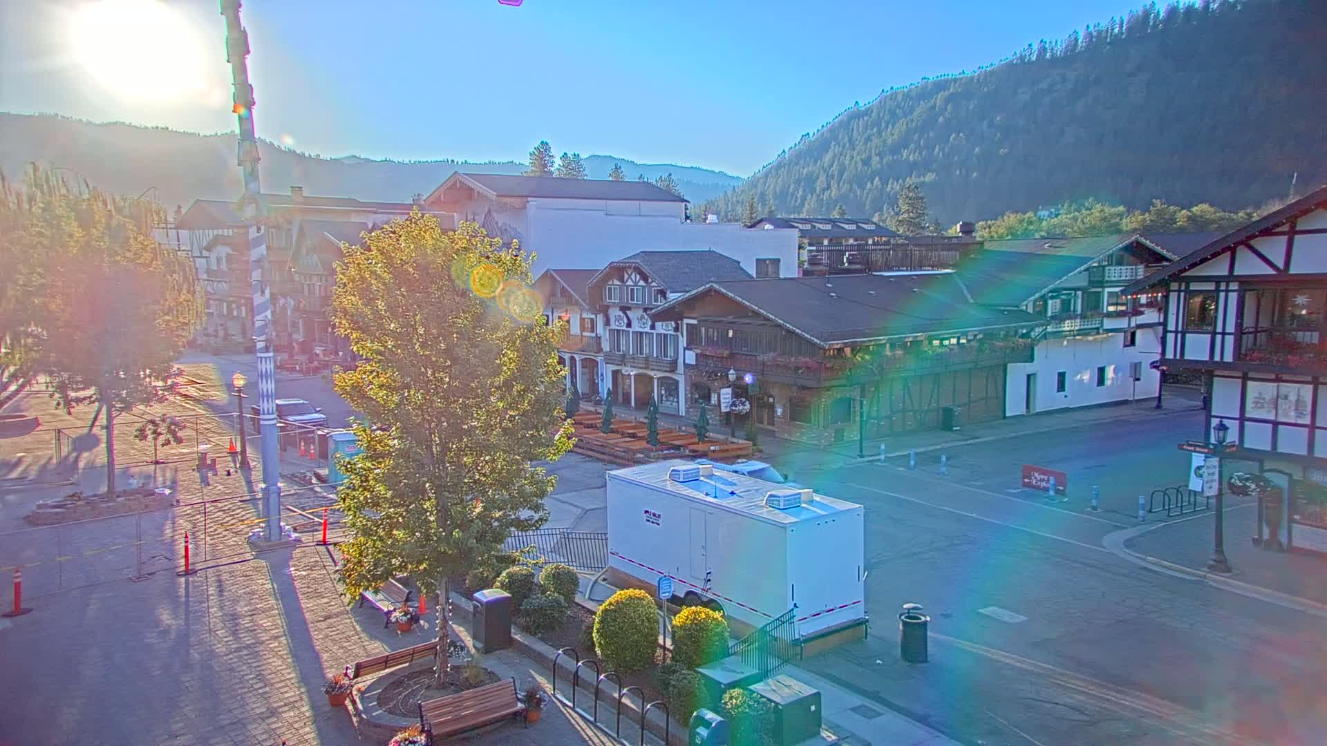 Leavenworth Village 801 Font St.  Walking Street View Live Cam - Leavenworth, Chelan, Washington, USA