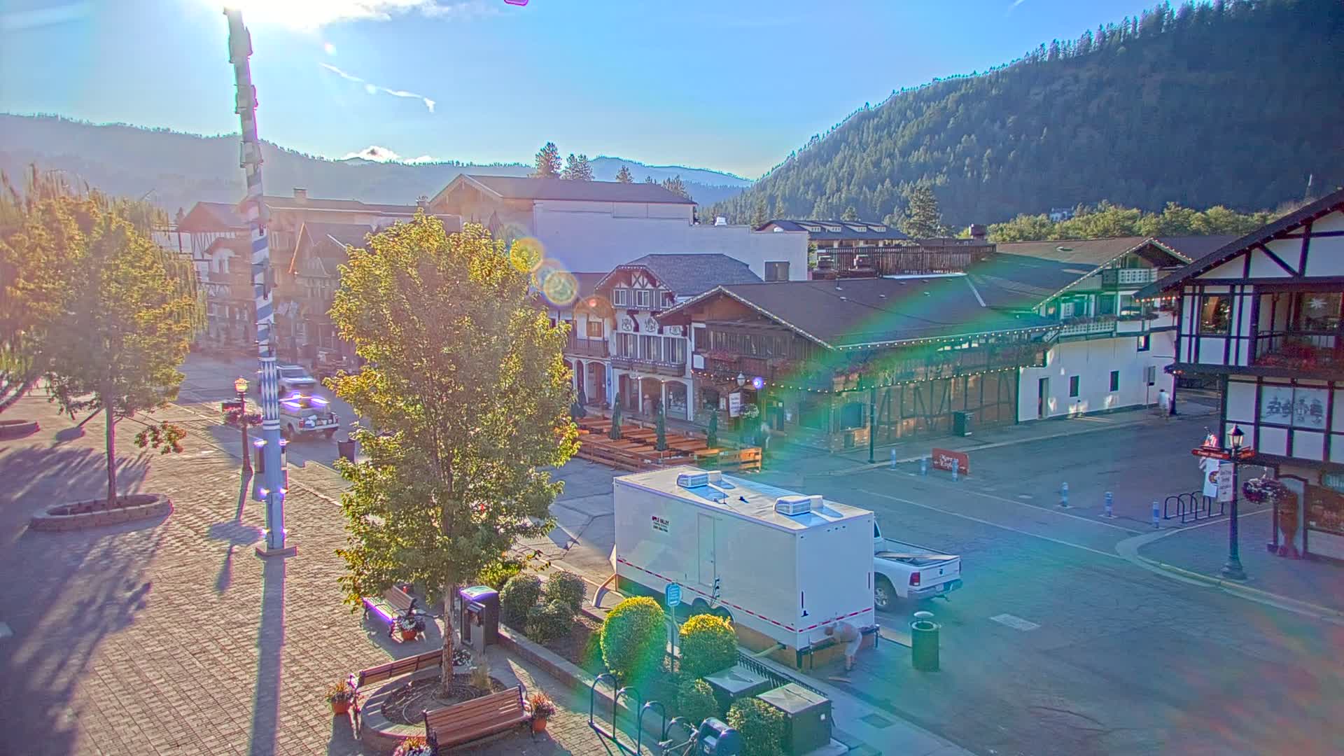 Leavenworth Village 801 Font St.  Walking Street View Live Cam - Leavenworth, Chelan, Washington, USA