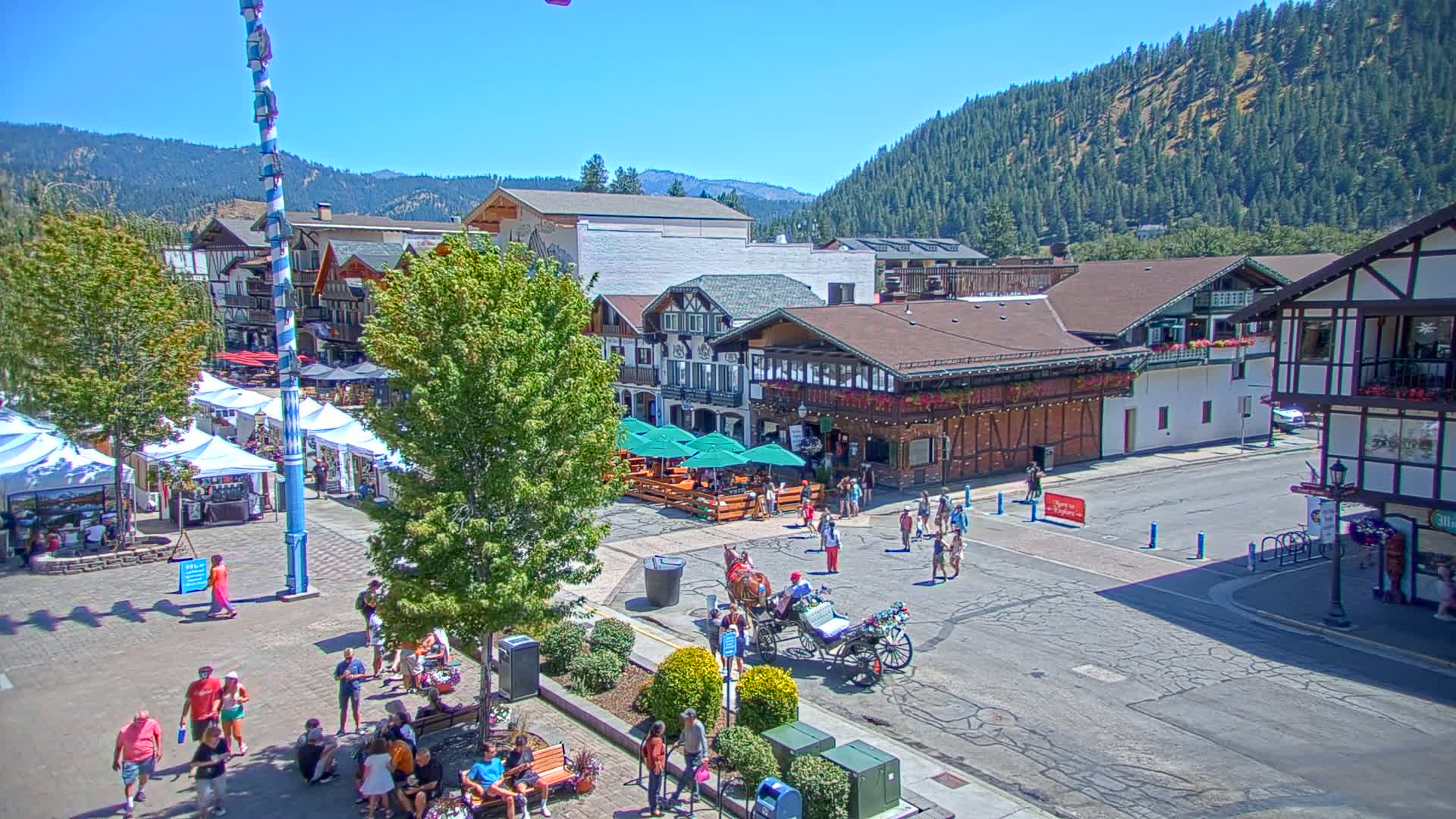 Leavenworth Village 801 Font St.  Walking Street View Live Cam - Leavenworth, Chelan, Washington, USA
