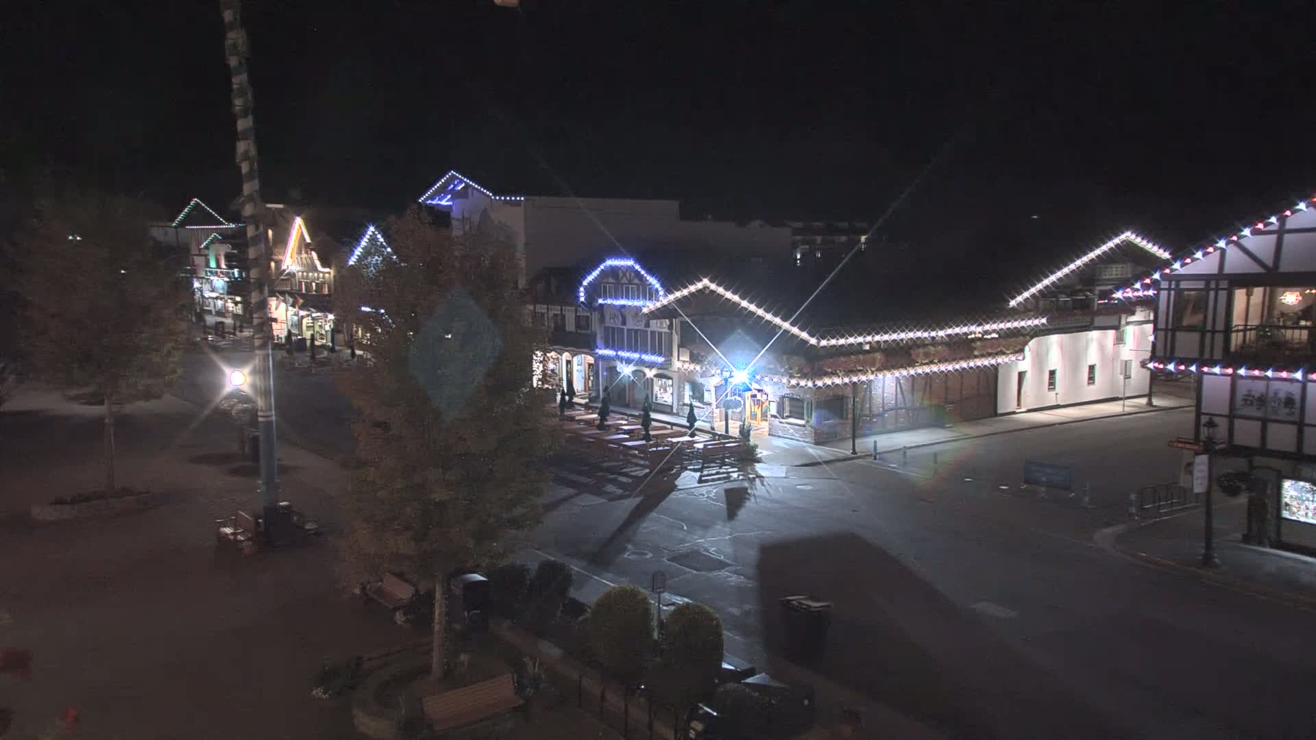 Leavenworth Village 801 Font St.  Walking Street View Live Cam - Leavenworth, Chelan, Washington, USA