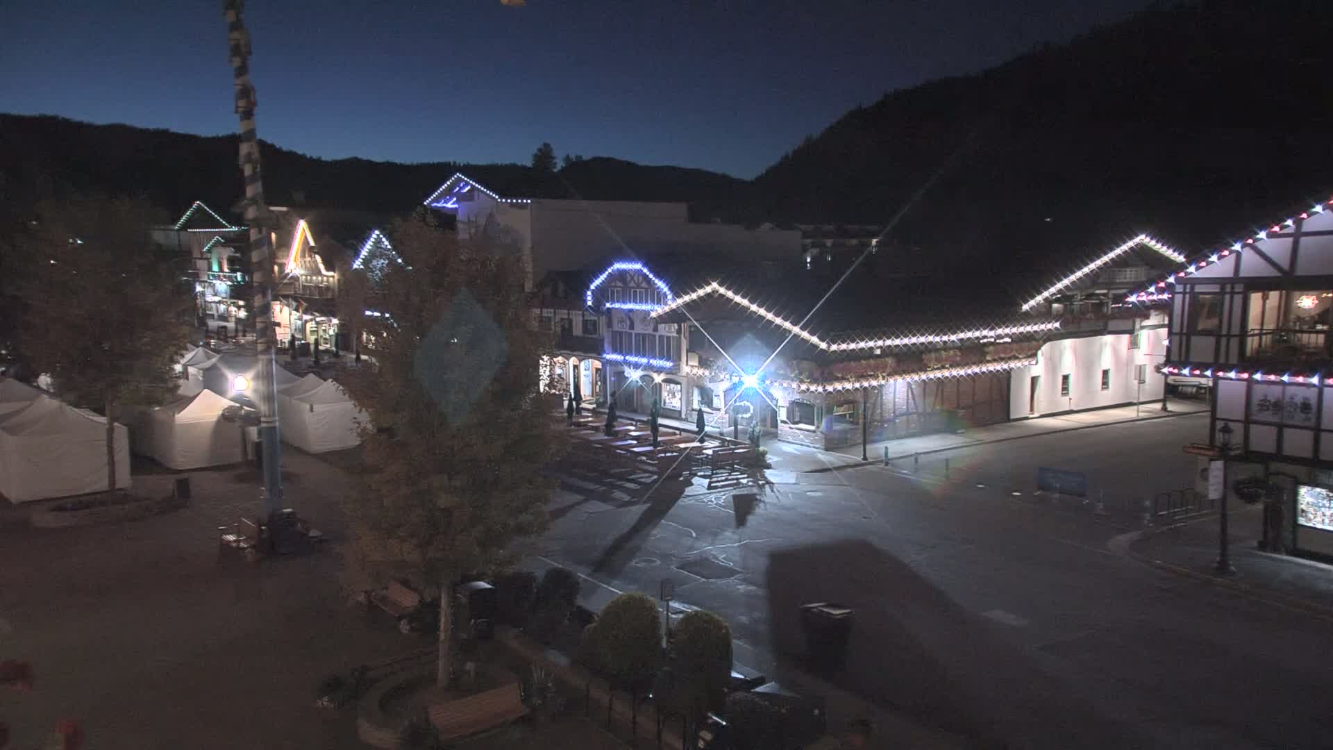 Leavenworth Village 801 Font St.  Walking Street View Live Cam - Leavenworth, Chelan, Washington, USA