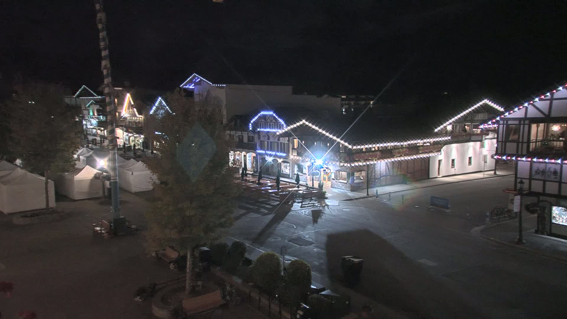 Leavenworth Village 801 Font St.  Walking Street View Live Cam - Leavenworth, Chelan, Washington, USA