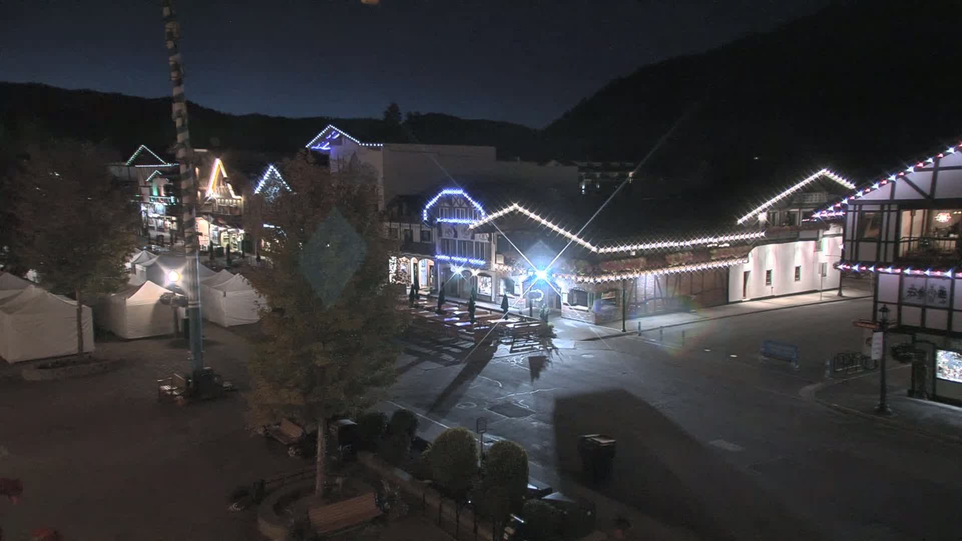 Leavenworth Village 801 Font St.  Walking Street View Live Cam - Leavenworth, Chelan, Washington, USA