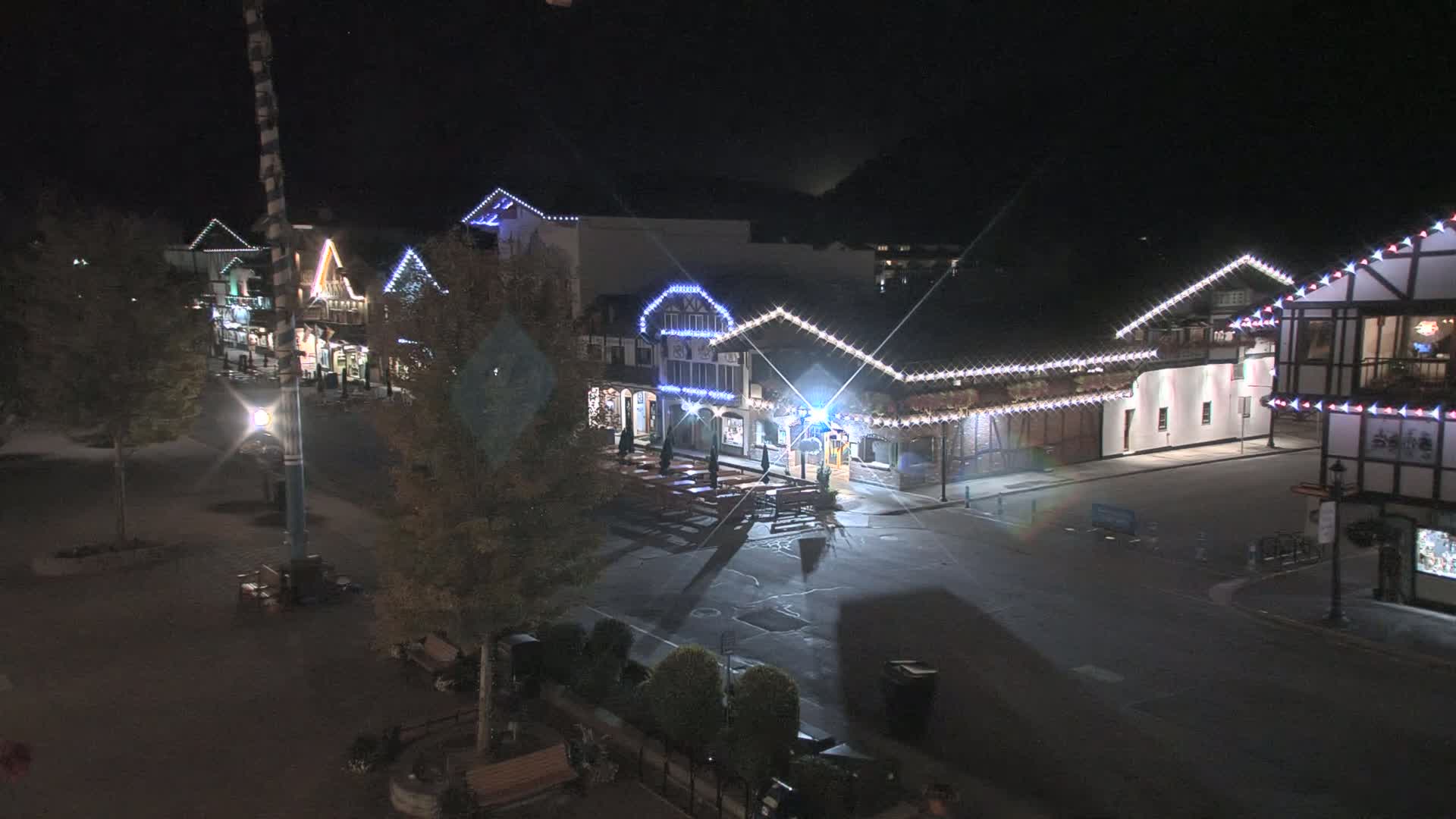 Leavenworth Village 801 Font St.  Walking Street View Live Cam - Leavenworth, Chelan, Washington, USA