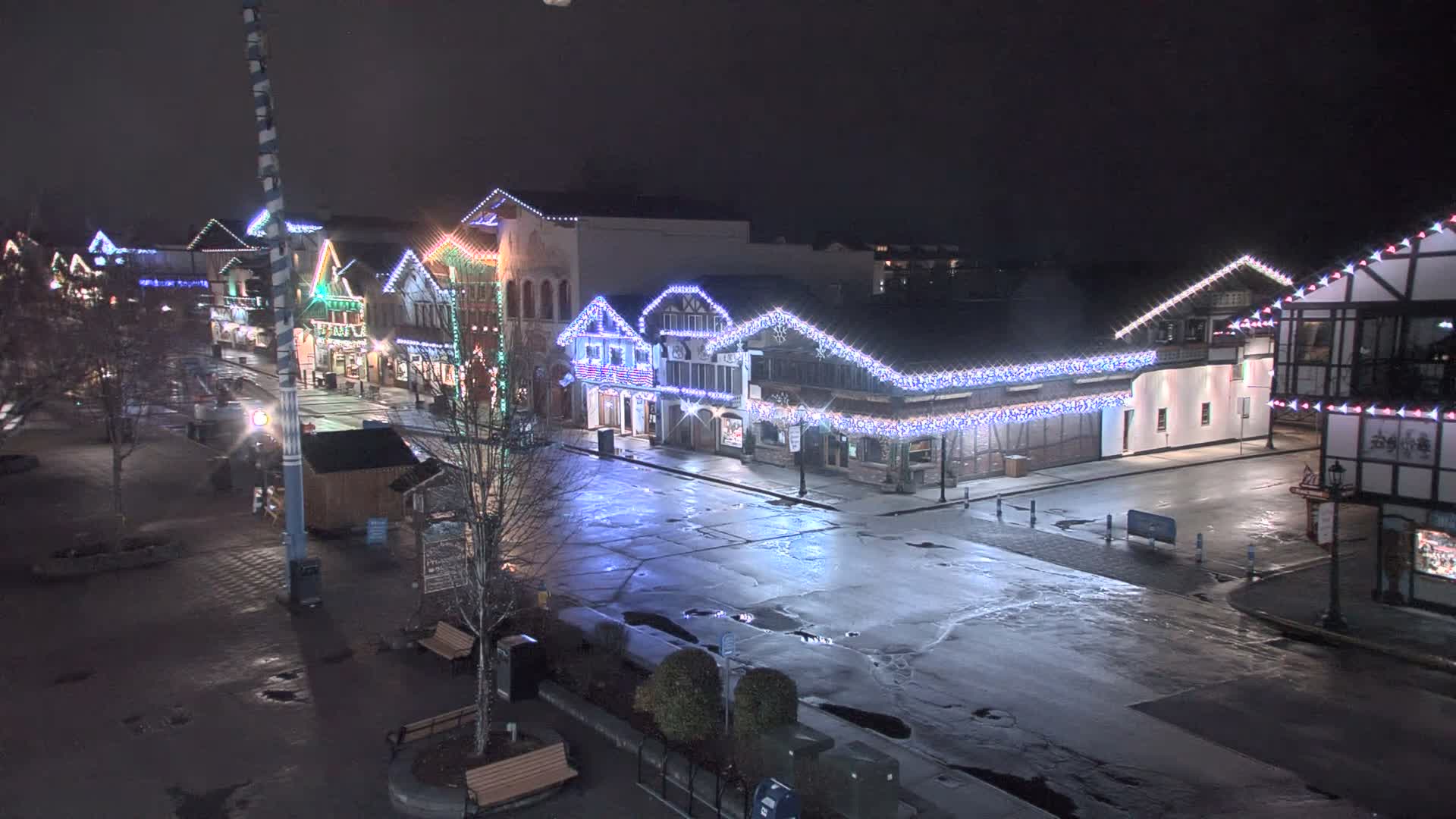 Leavenworth Village 801 Font St.  Walking Street View Live Cam - Leavenworth, Chelan, Washington, USA