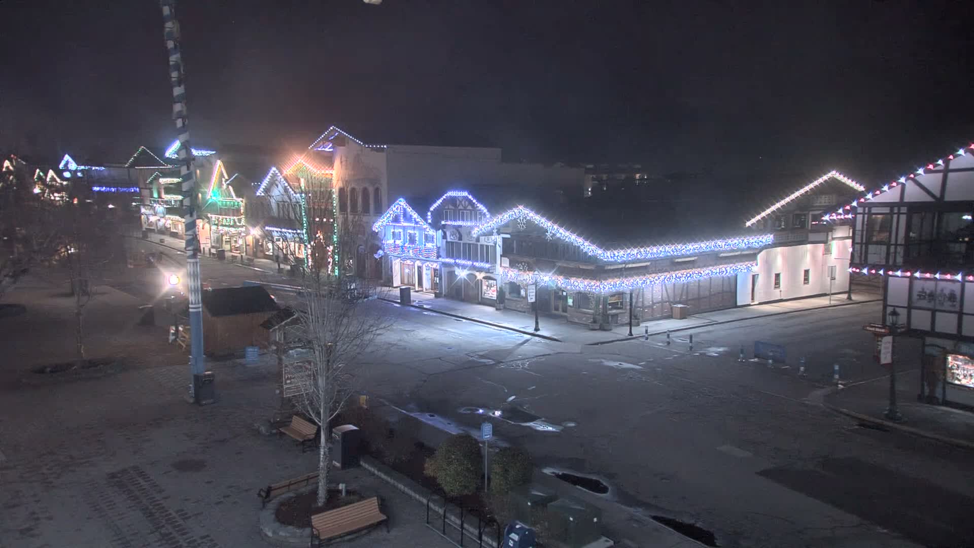 Leavenworth Village 801 Font St.  Walking Street View Live Cam - Leavenworth, Chelan, Washington, USA